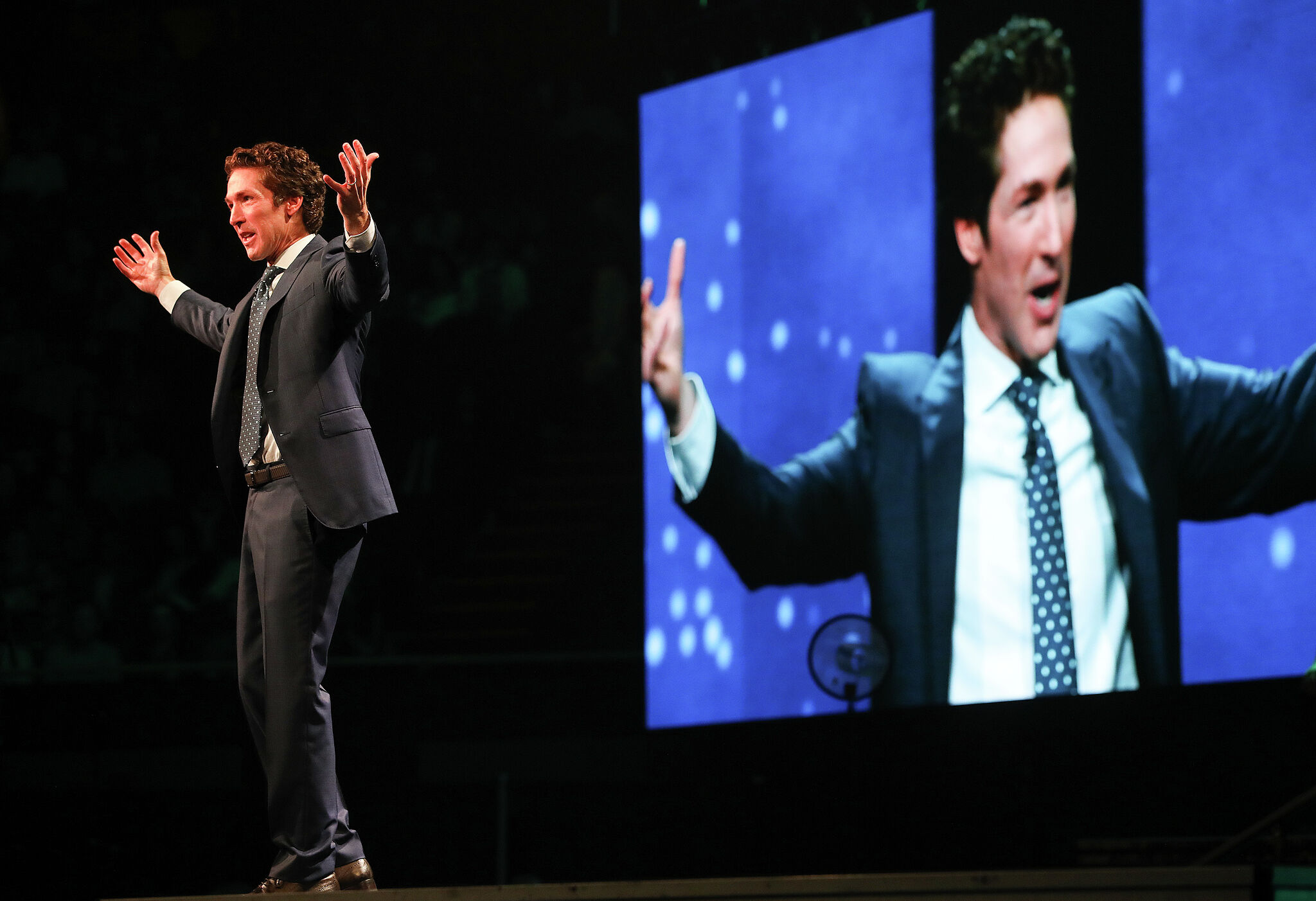 Joel Osteen preaches message of healing after Lakewood shooting