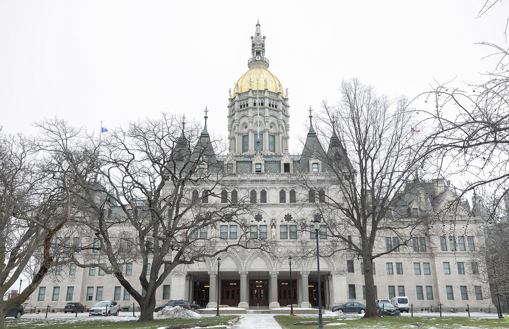 CT Secretary of the State faulted for property and sales controls