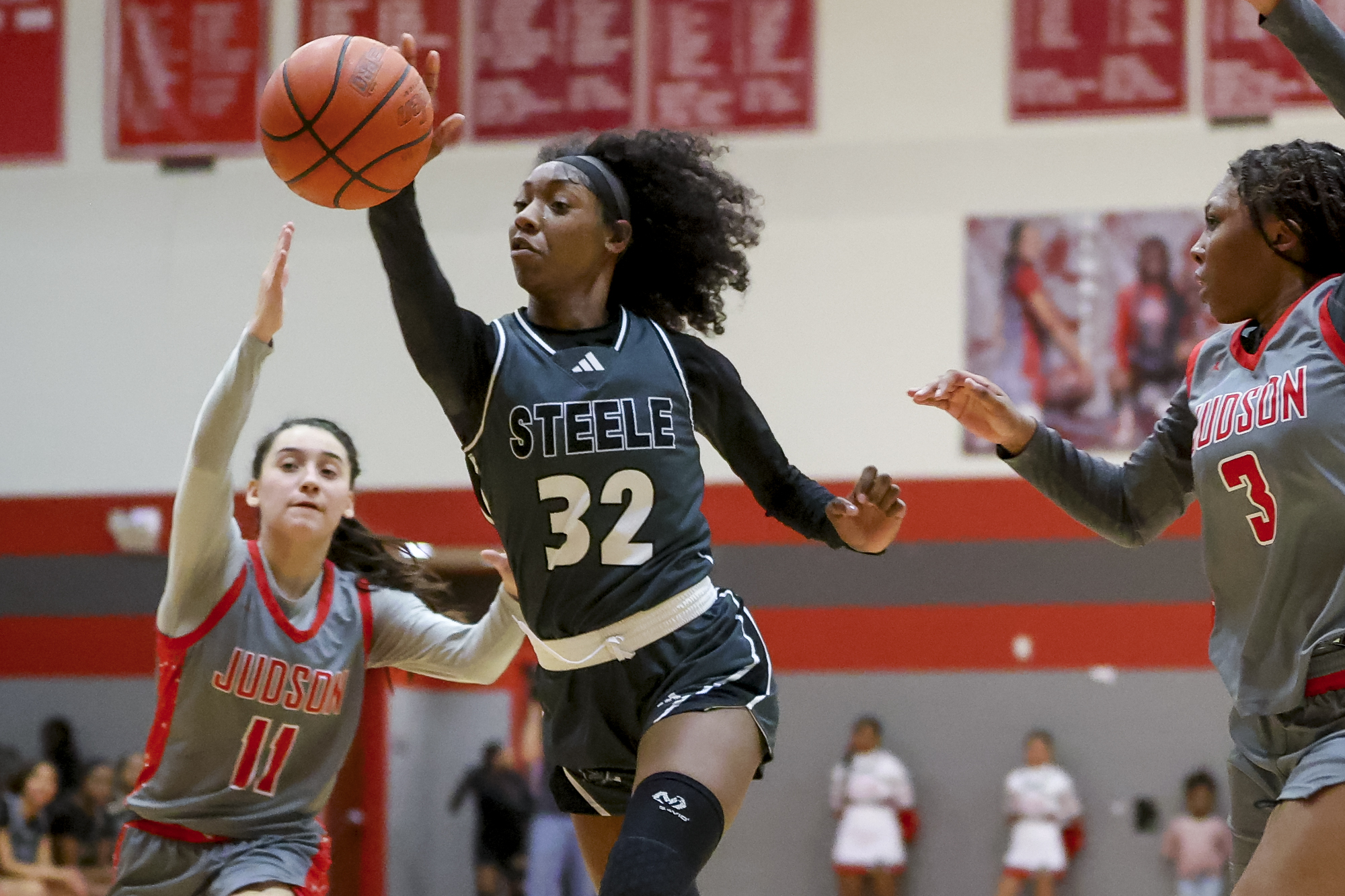 Steele girls basketball displays versatility in win over rival Judson