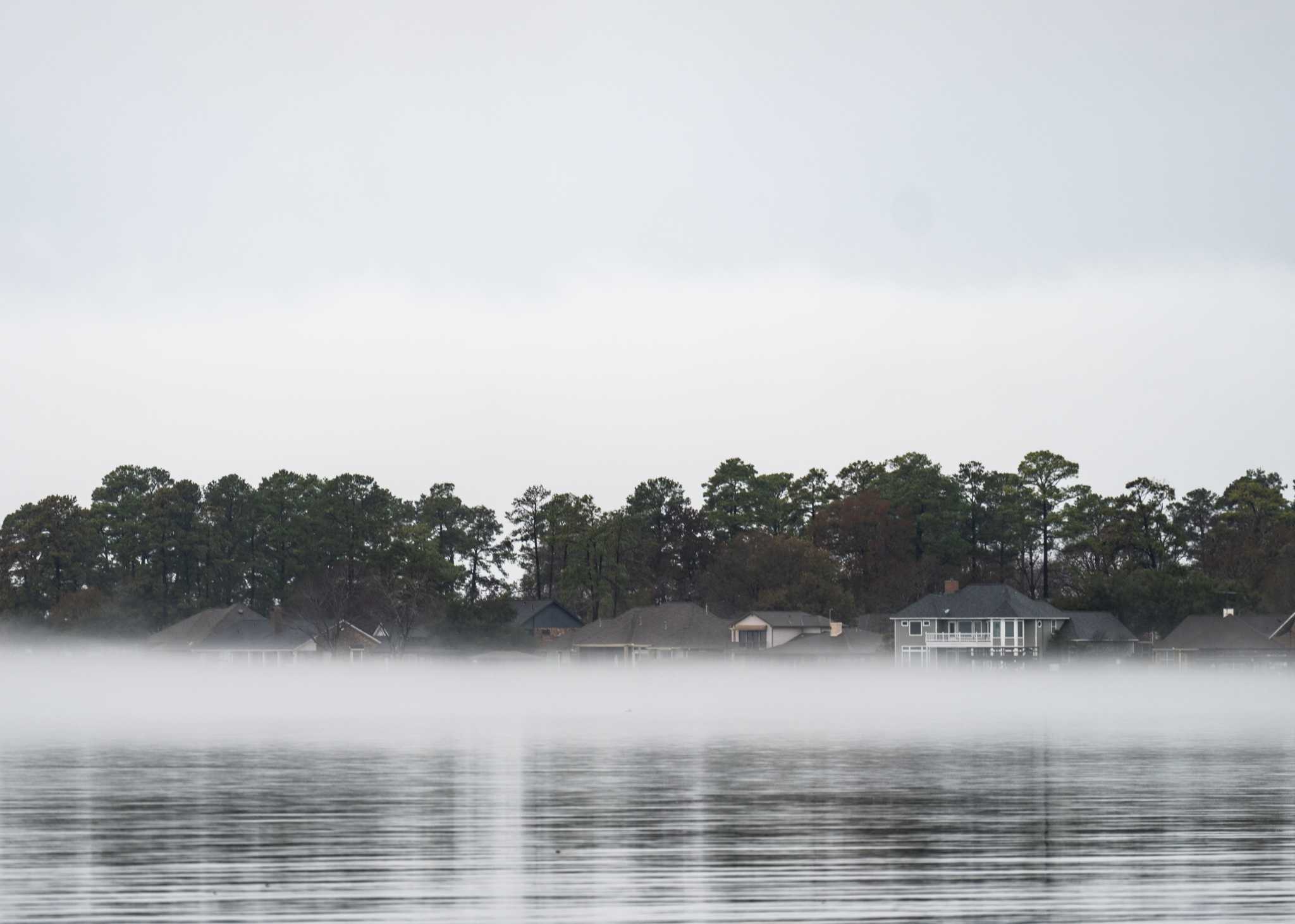 Teen drowns in Lake Conroe after falling from kayak