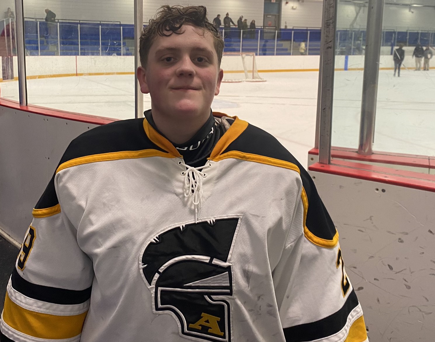 Amity hockey edges Masuk in coach's first game against former team