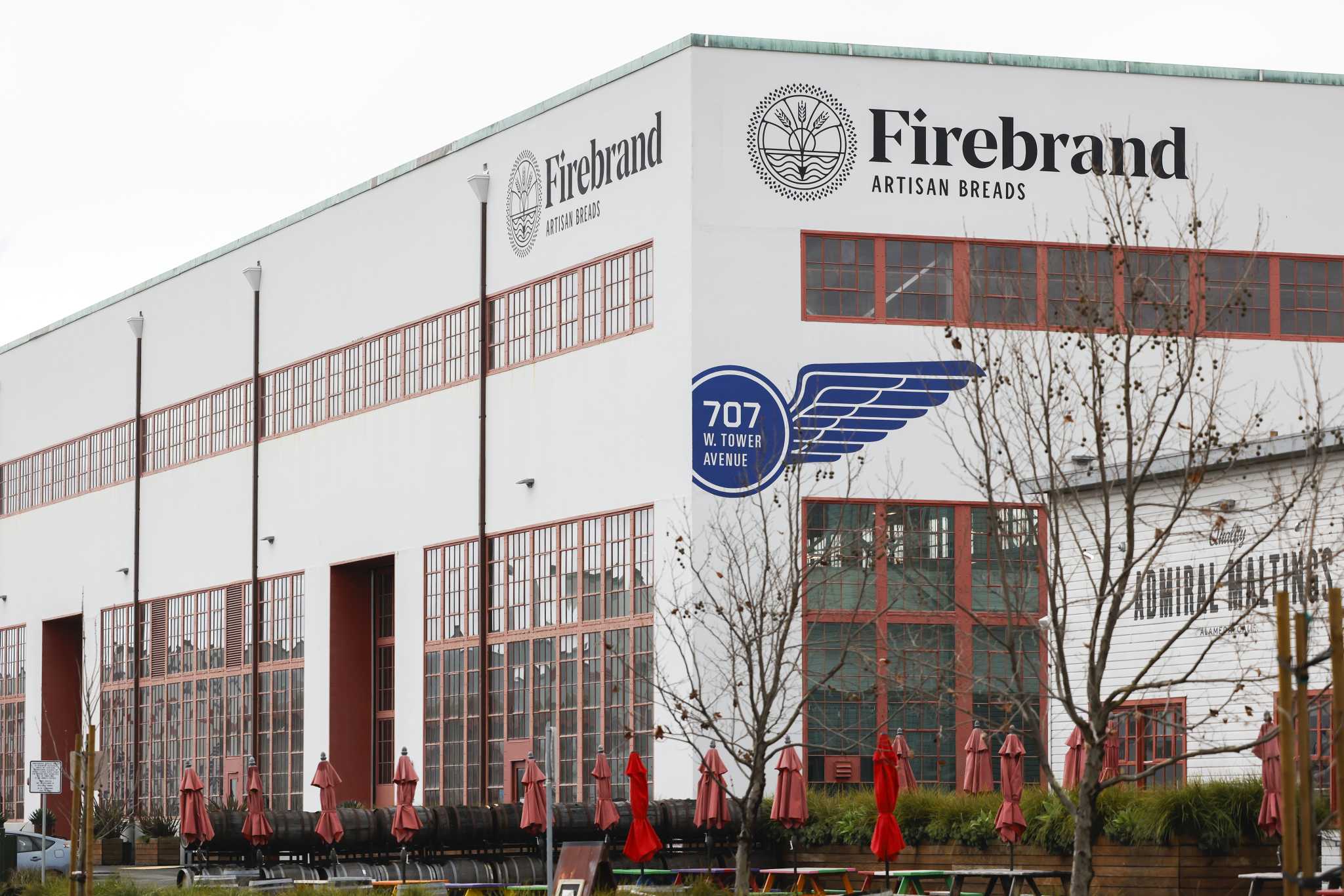 火热的湾区面包店Firebrand面临诉讼和债务问题