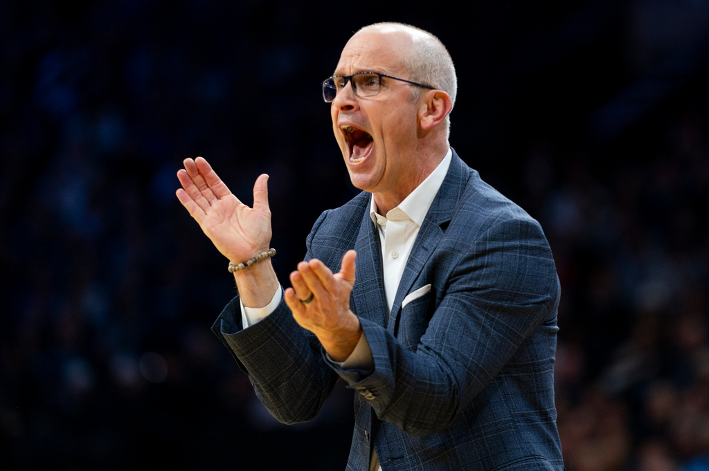 How much will UConn's Dan Hurley be paid in his new contract