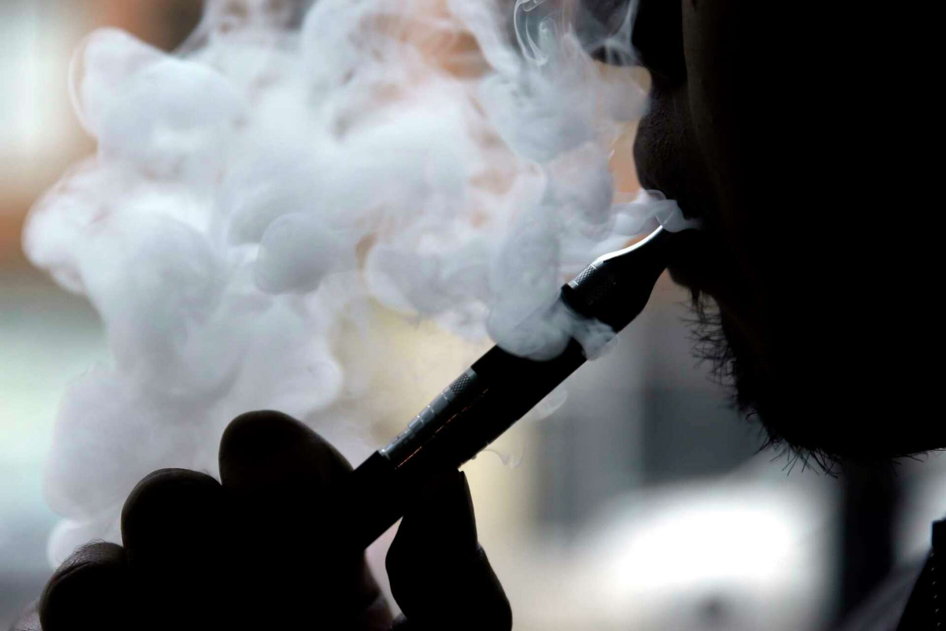 geek bar disposable vape nicotine strength How Long Does an Elf Bar Last? Charging Time & Lifespan Explained main image 1