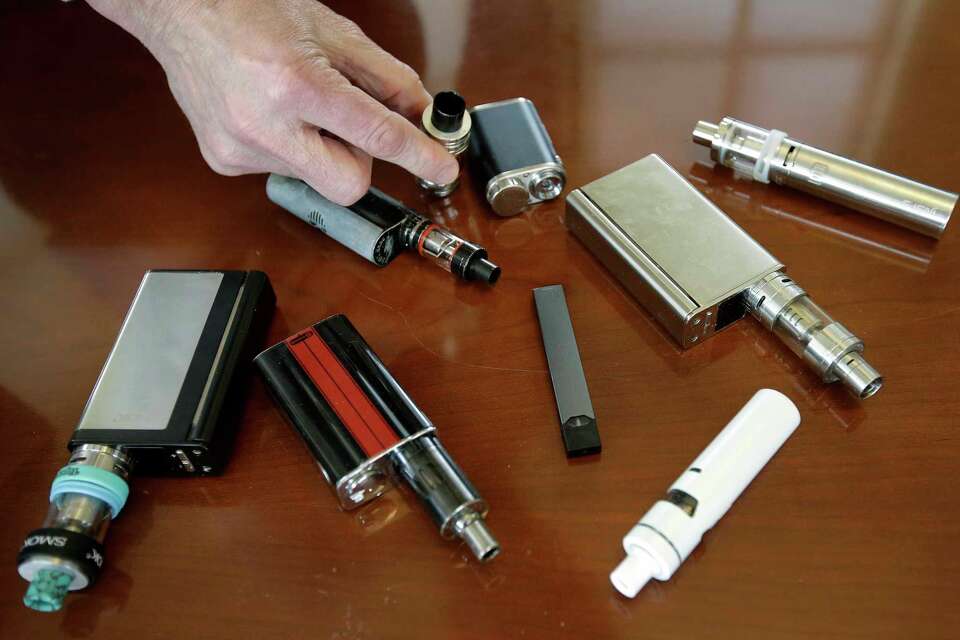 elfbar elfa master akku A new TEXAS LAW took effect on Sept. 1 and effectively bans disposable  e-cigarettes, or vapes, in the state. INFO:  kwtx.com/2025/09/04/most-disposable-nicotine-vape-devices-now-banned-texas/ main image 1