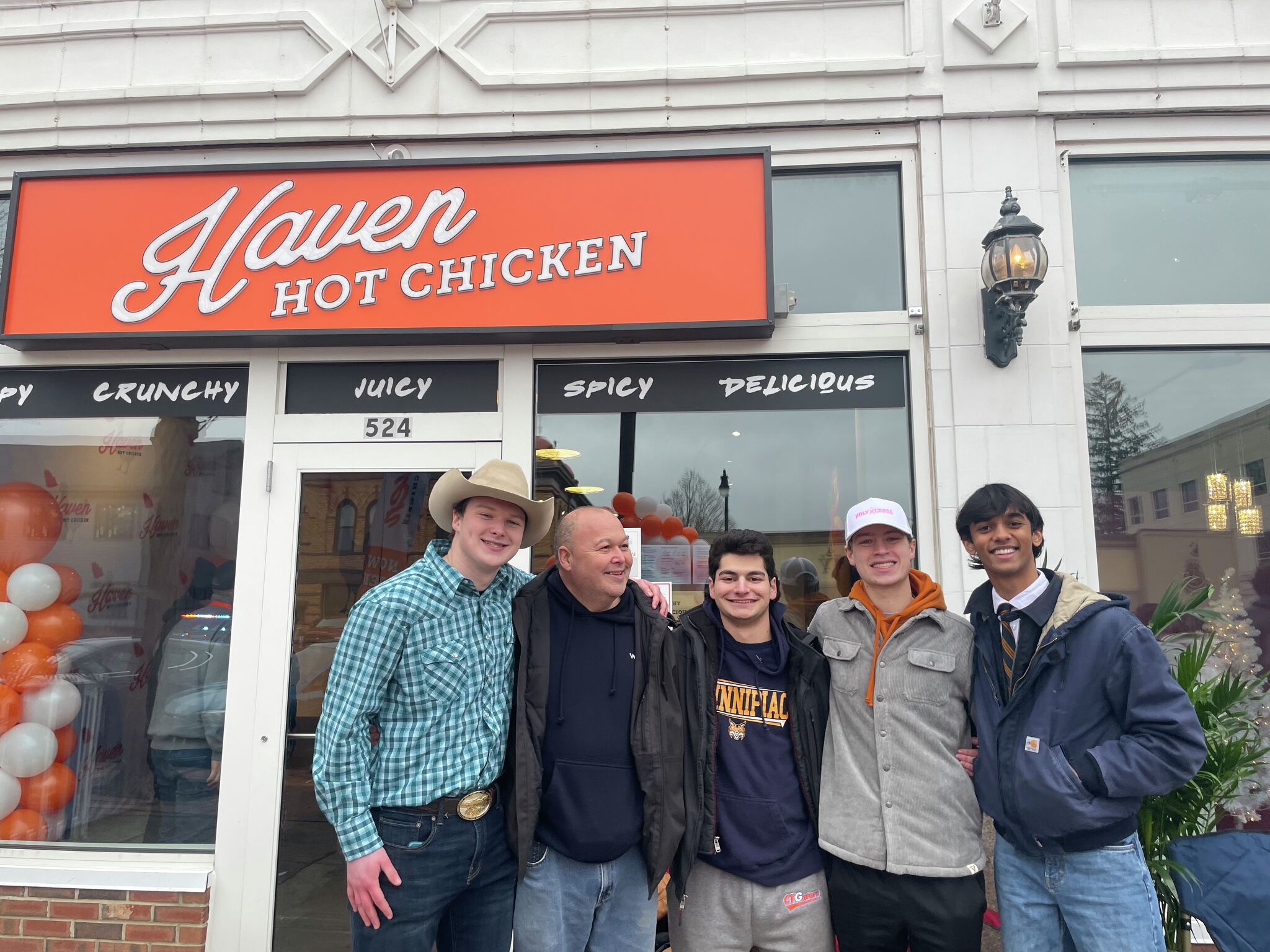 Haven Hot Chicken fans line up for Middletown grand opening