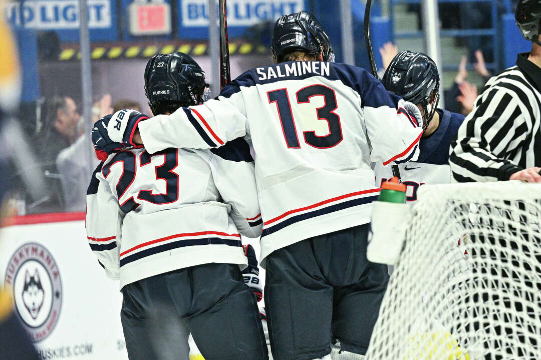 CONNECTICUT COLLEGE HOCKEY TOURNAMENT visual data 7