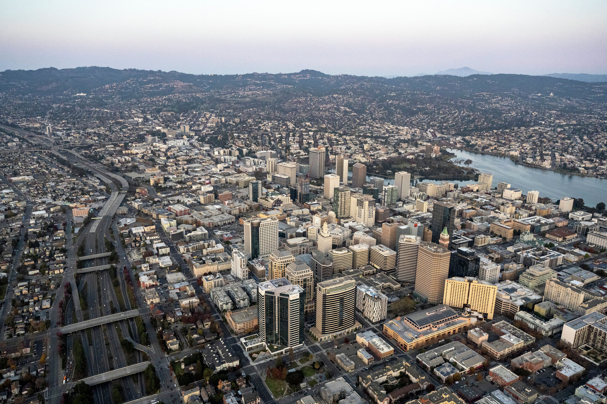 Oakland's largest employer tells workers to eat lunch inside