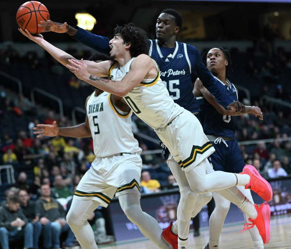 Siena Men's Basketball Falls At Home To Saint Peter's