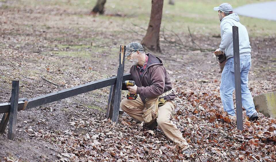 Grandpa Gang wraps up Christmas Wonderland lights