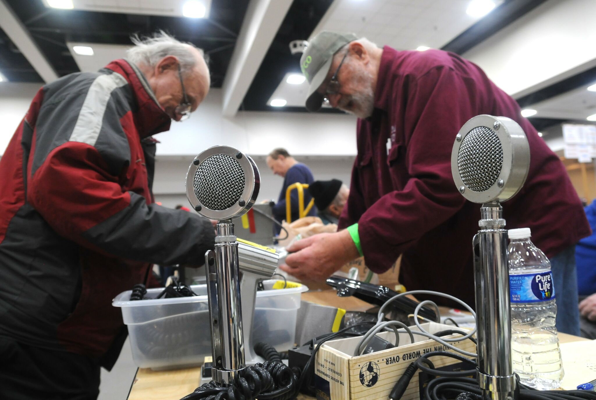 Ham radio enthusiasts gather at Winterfest Collinsville