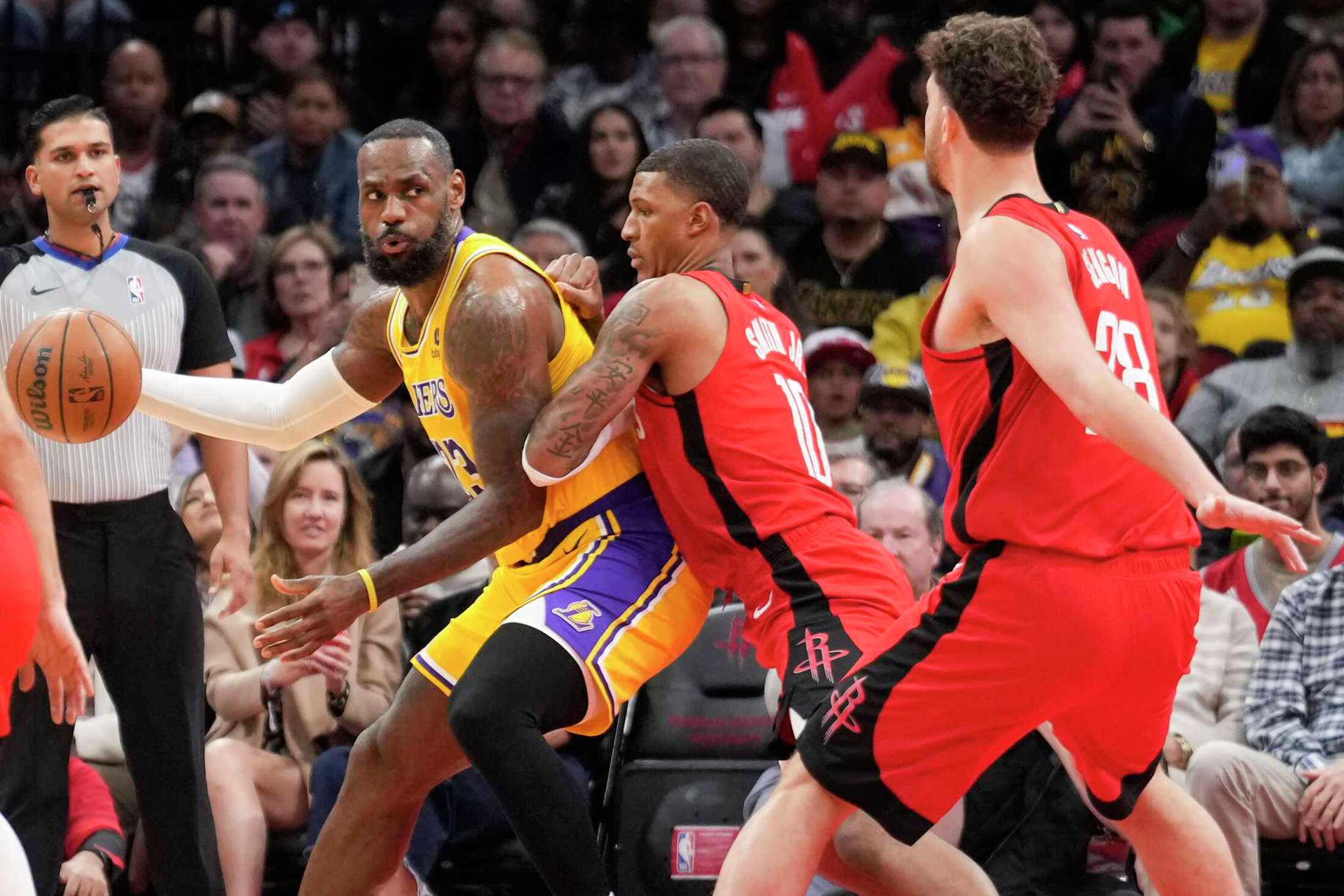 Lakers irritated by Rockets' swagger, Dillon Brooks' fouls