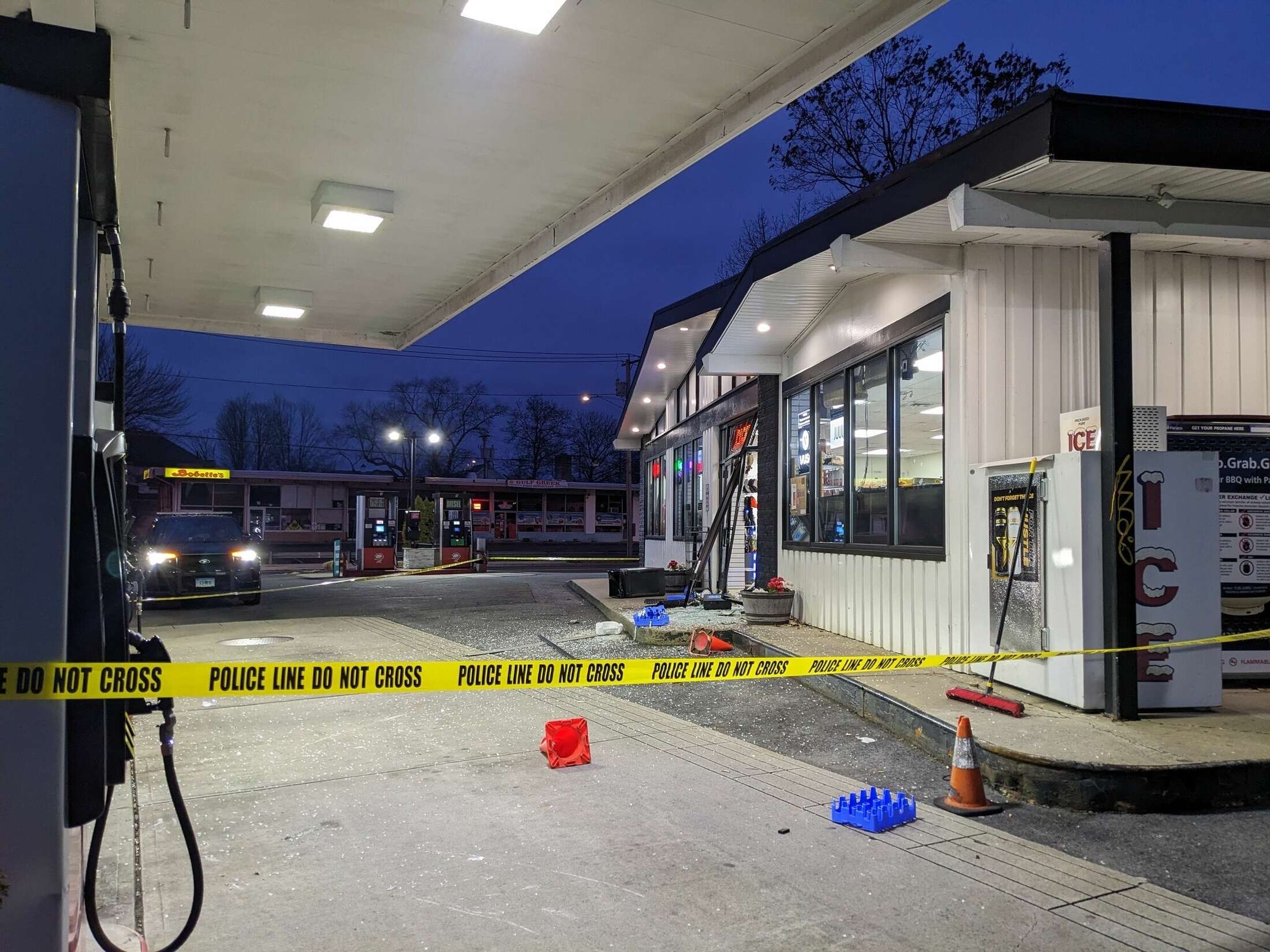 Police Investigating Break In At Walgreens In North Lincoln. - 1y3syll