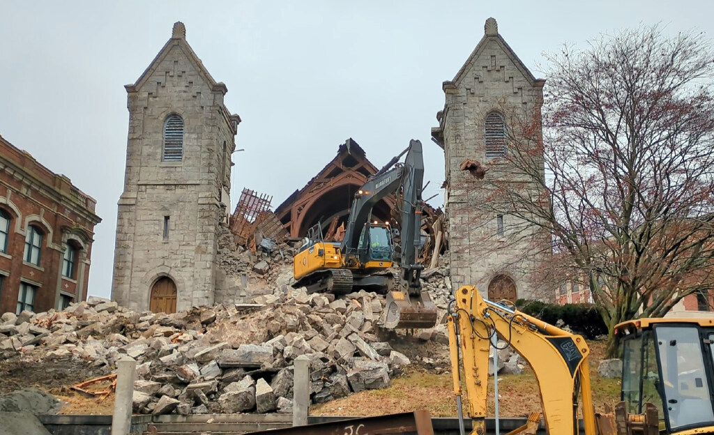 New London wracks up $250,000 in costs in church collapse, demolition