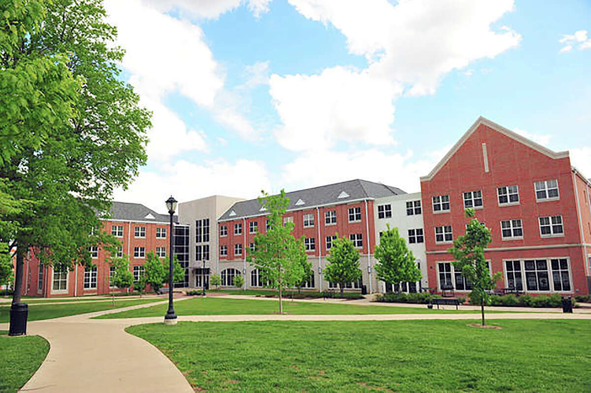 Illinois College team earns top-four placements in national dance competition