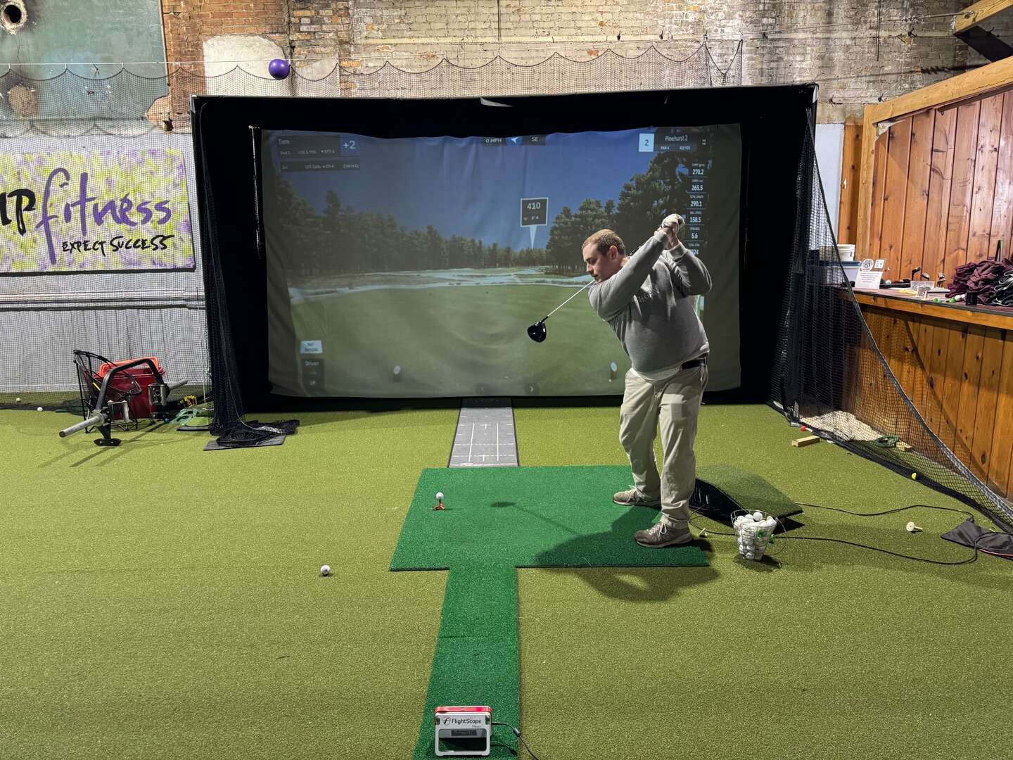 Ligrow's 24 Hour Fitness offers golf simulator in Cass City