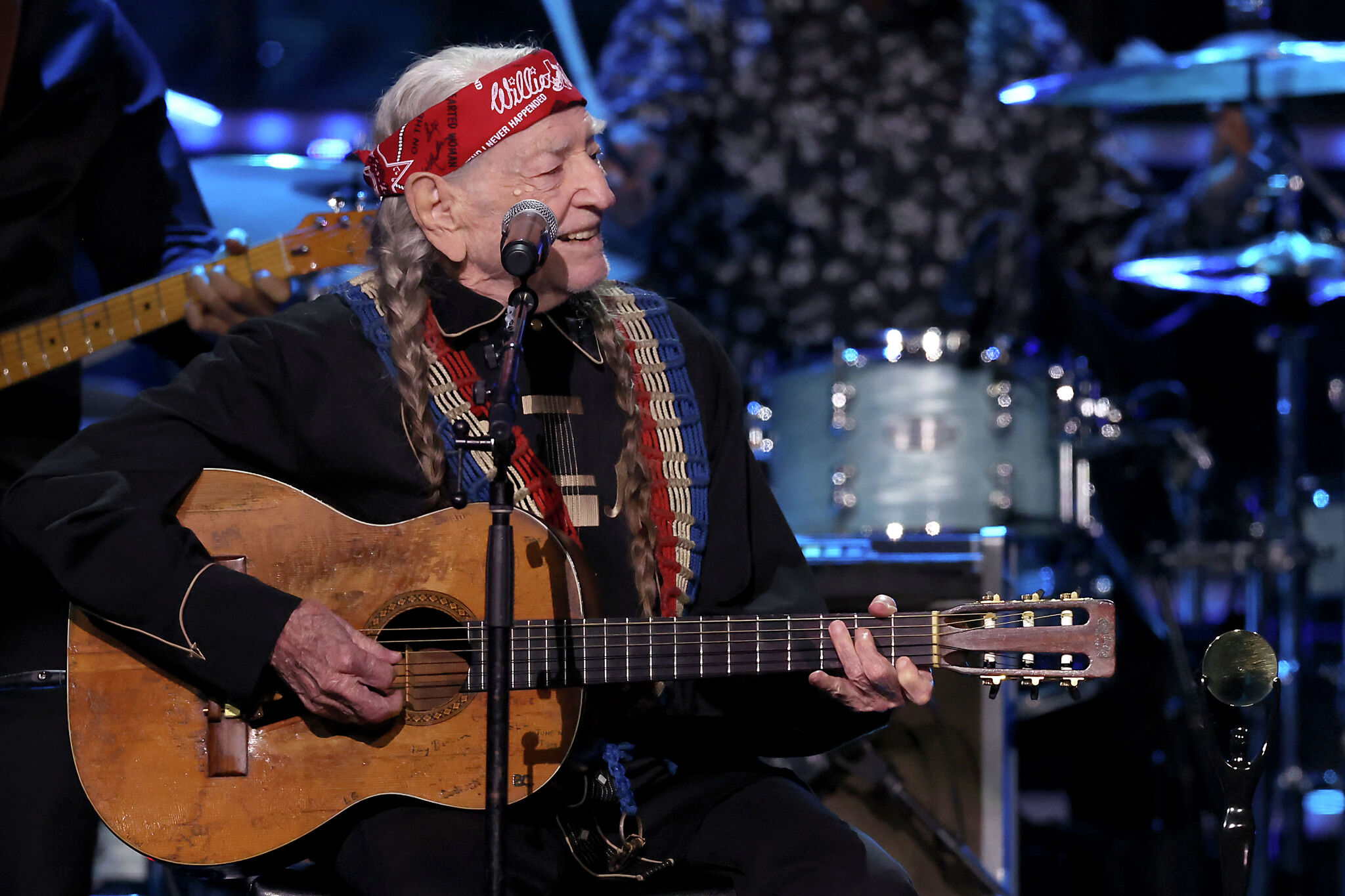 Willie Nelson moves 4th of July Picnic to New Jersey