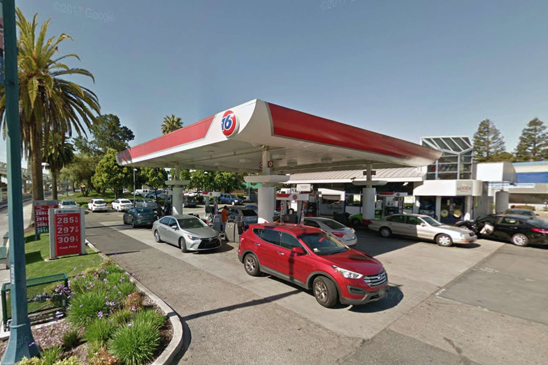 Attorney offers $10K reward in robbery of son at Oakland gas station