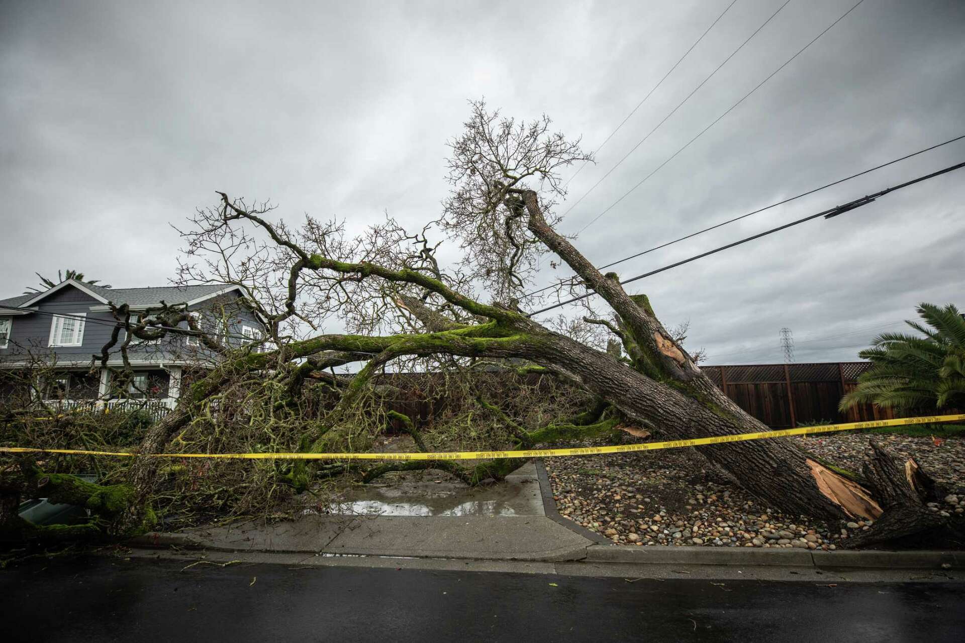 California storm: Bomb cyclone winds reducing, thousands without power