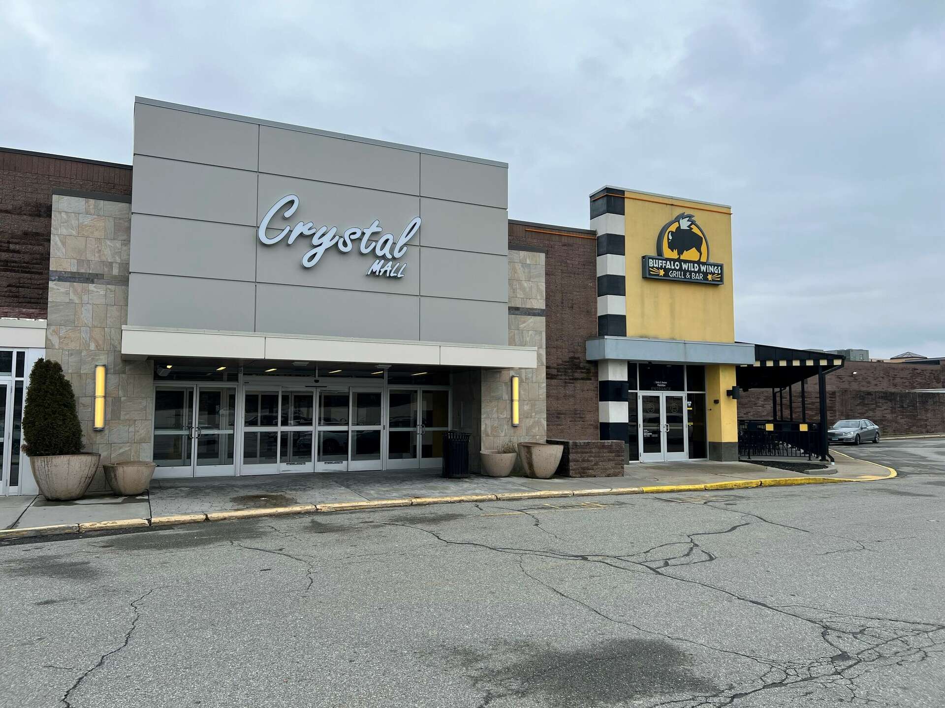 JCPenney to close Crystal Mall anchor store in Waterford