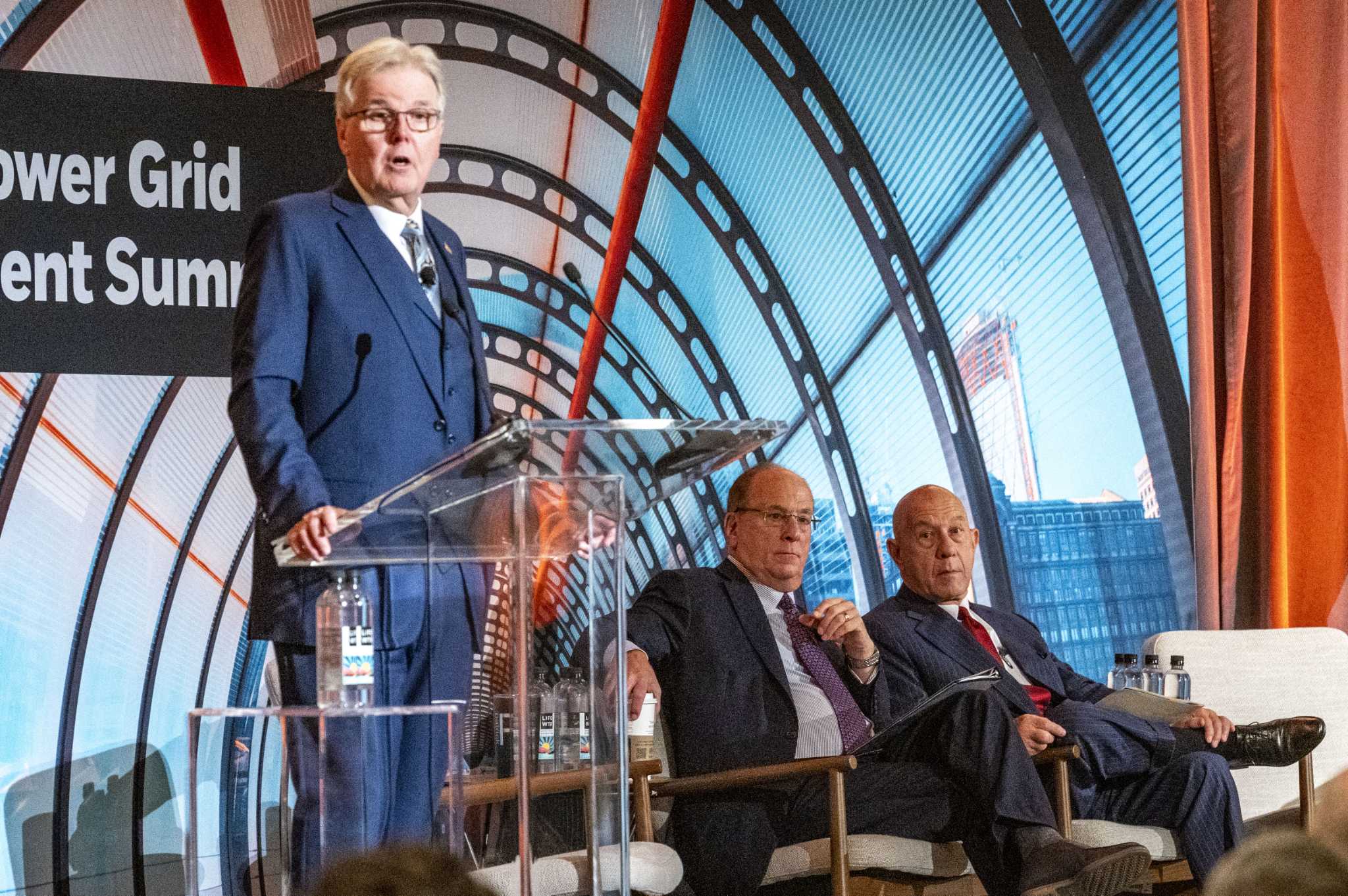 https://s.hdnux.com/photos/01/36/14/36/24692616/3/rawImage.jpg