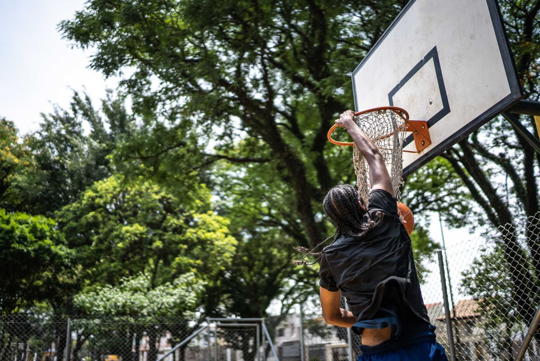 5 Financial Tips for Student Athletes With NIL Deals