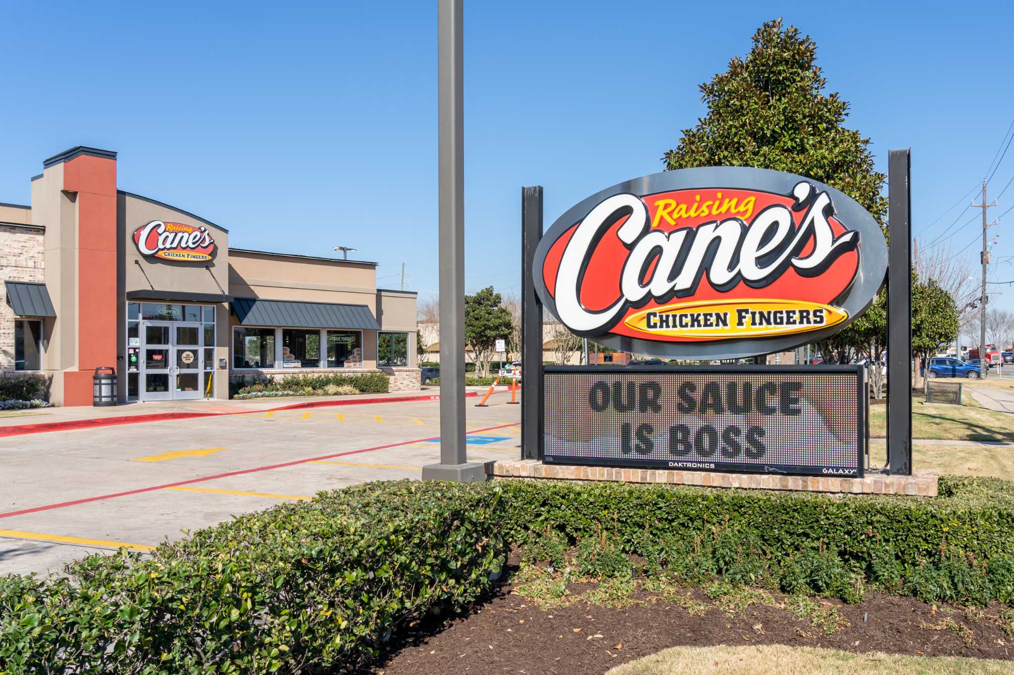 这三个新的Raising Cane's餐厅即将进驻这些湾区城市