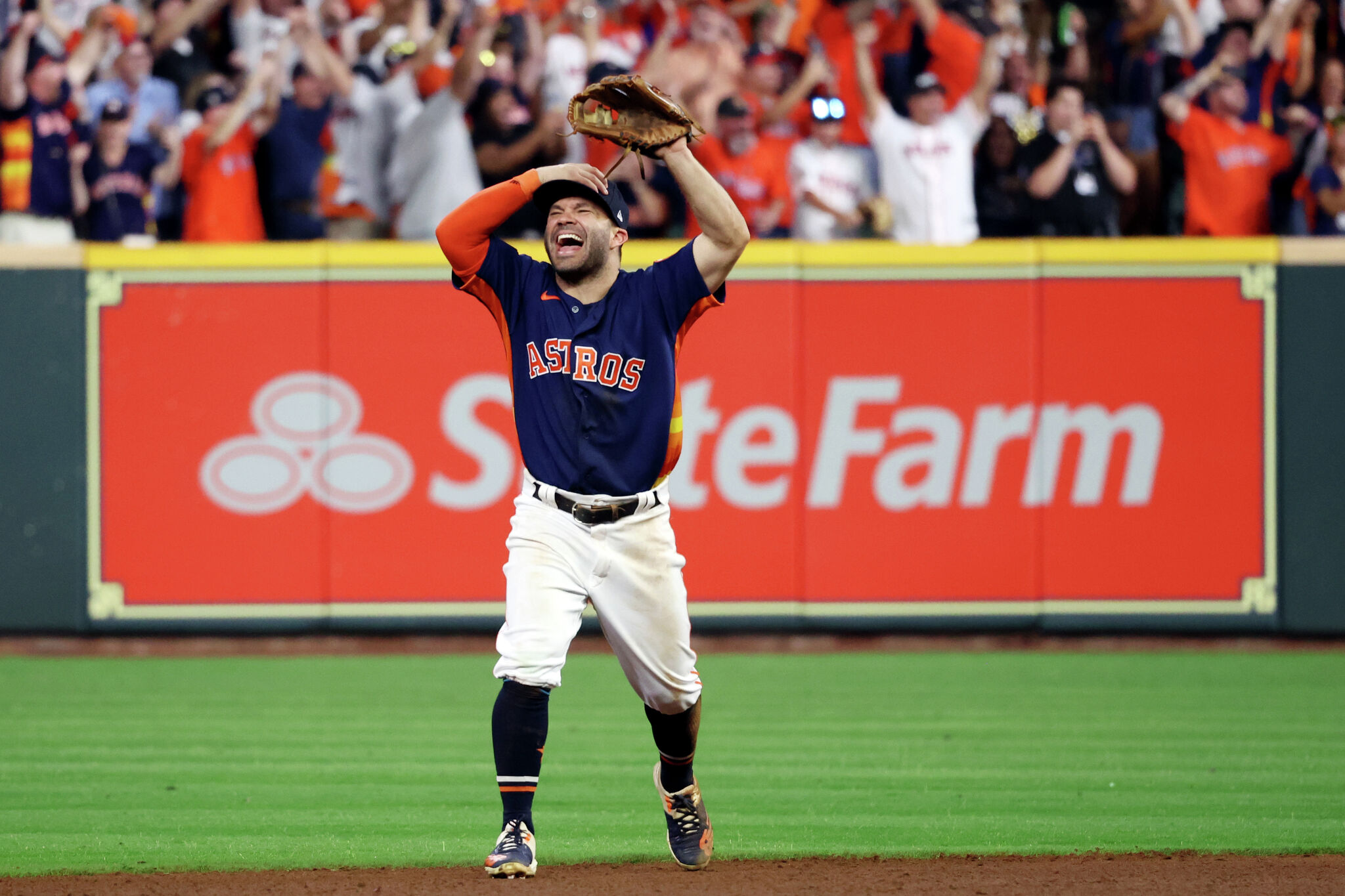 Jose Altuve agrees to contract extension with Houston Astros