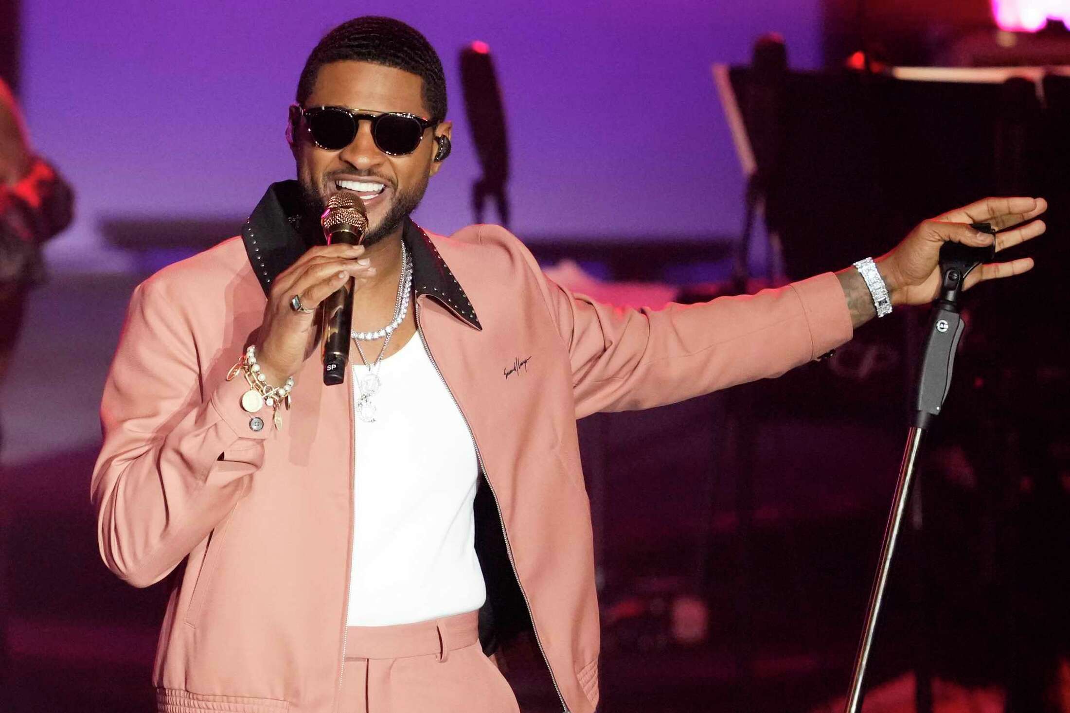 Usher announces Bay Area dates and we have the presale code