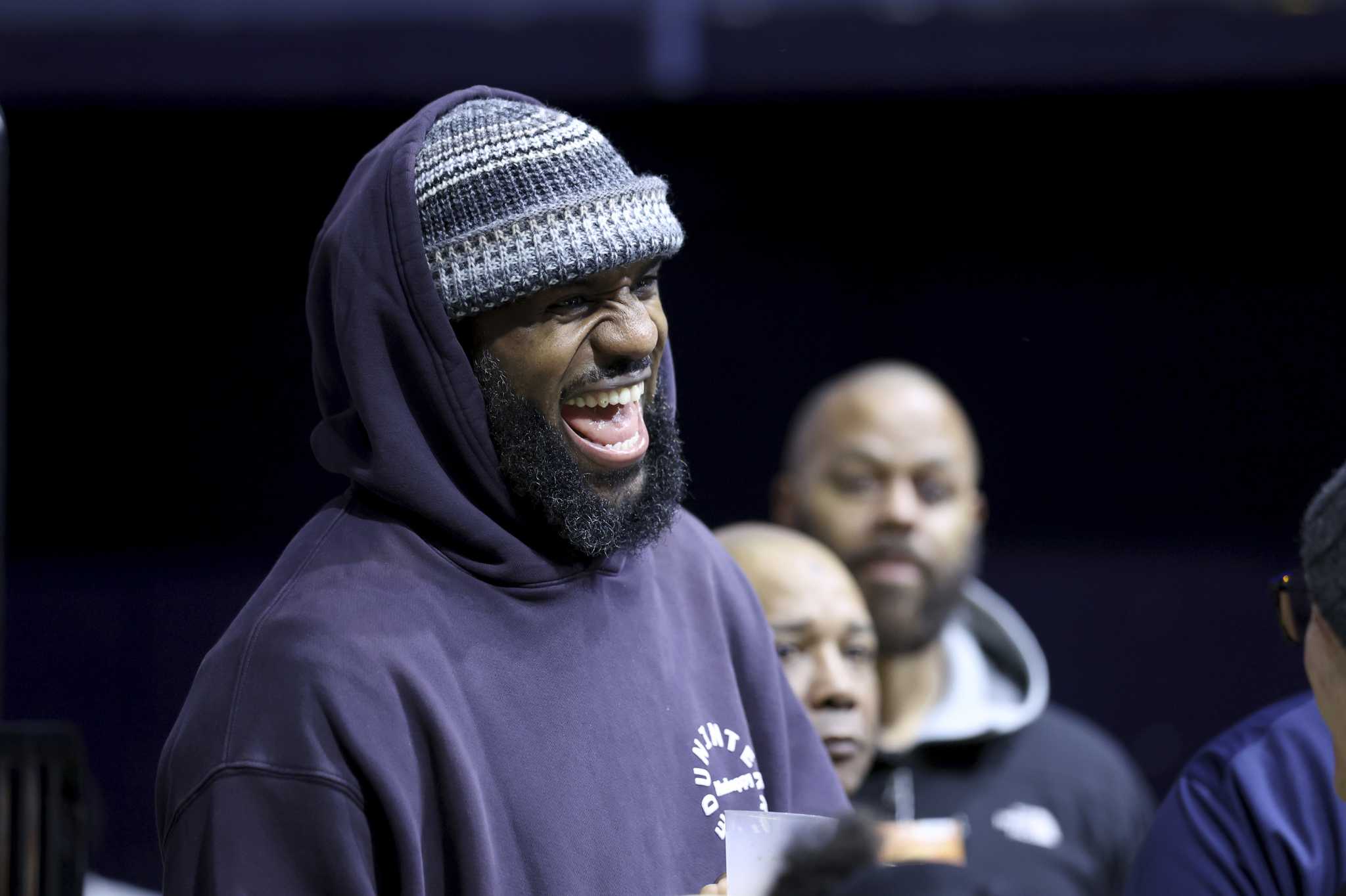 Lakers star LeBron James comes to Berkeley for CalUSC game