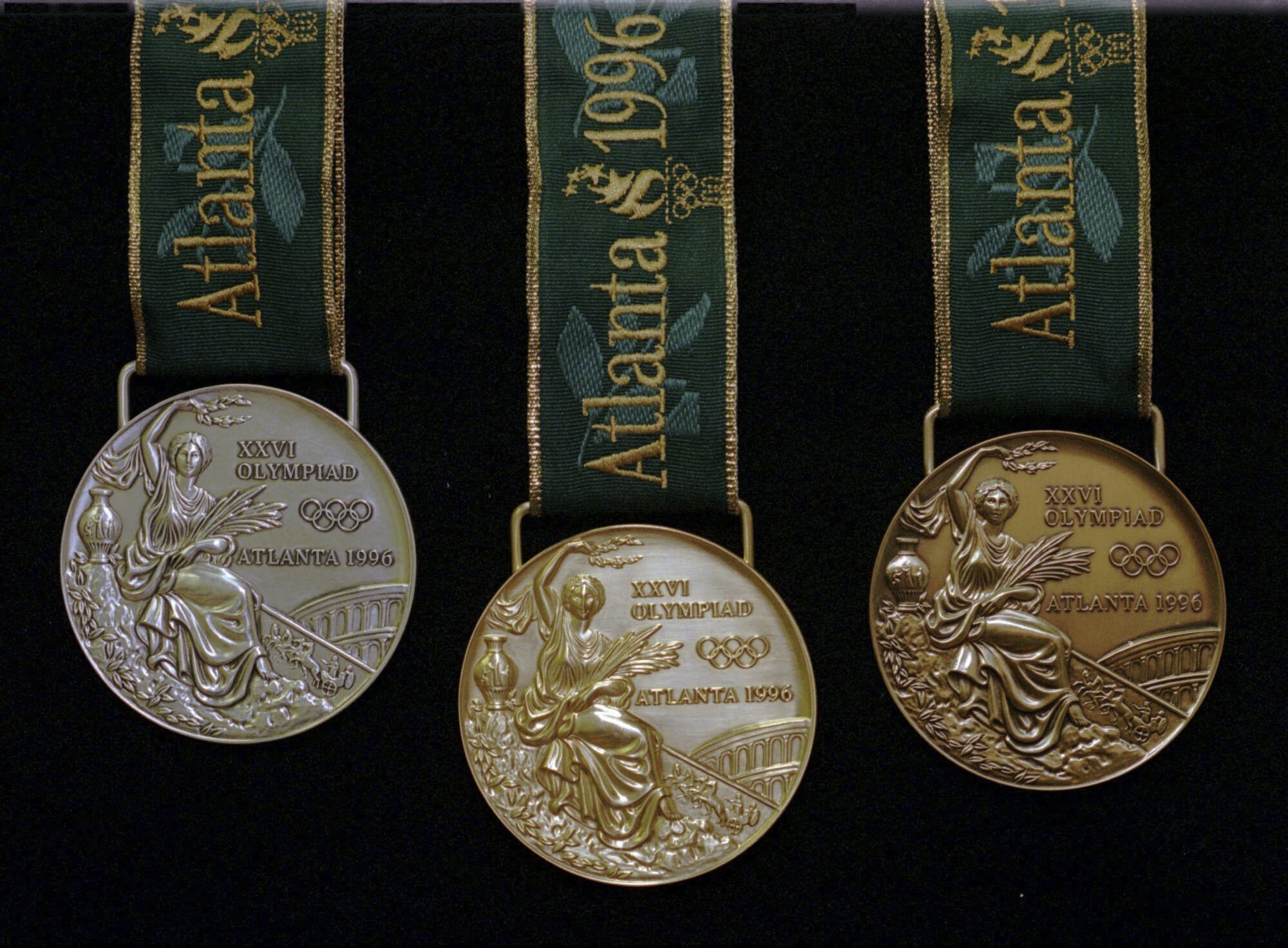 Первое олимпийское золото. Олимпийские игры 1996 медали. Олимпийская медаль Атланта 1996. Золотая медаль олимпиады Атланта 1996. Медали Олимпийских игр 1996 Атланта.