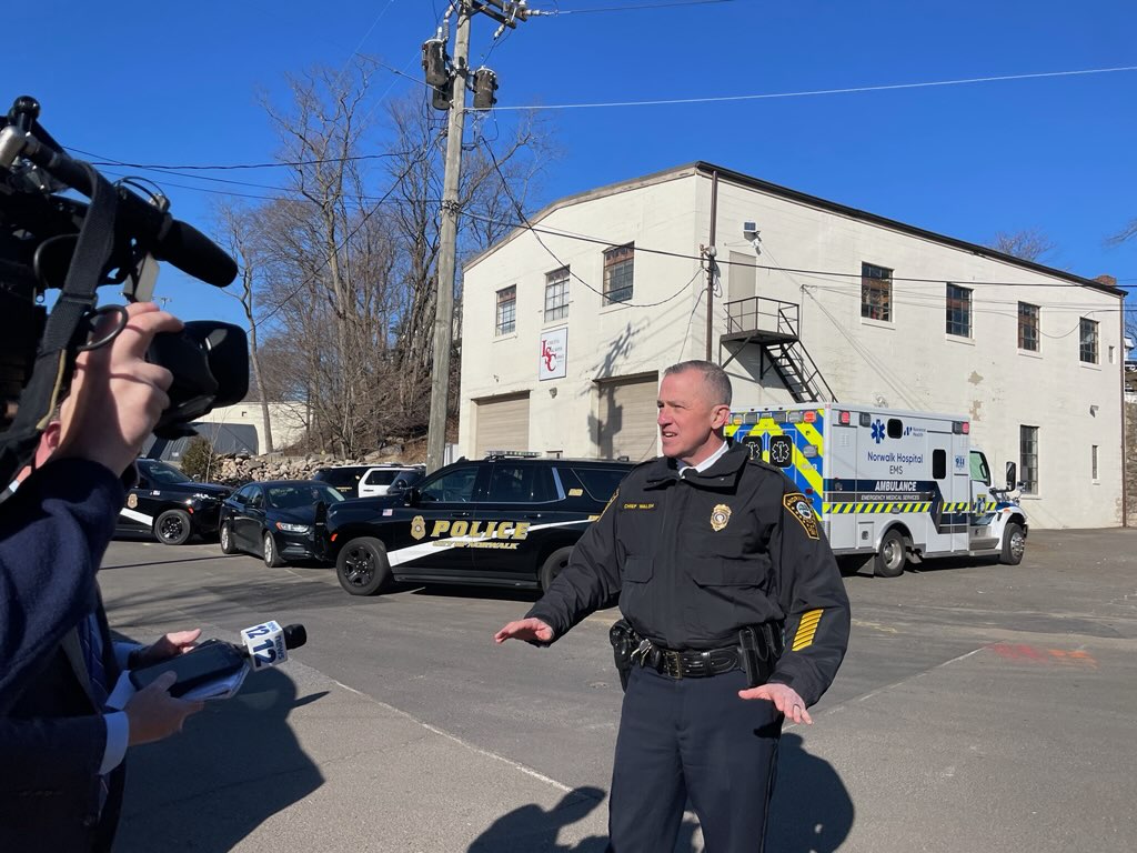 Police: Body recovered from vehicle in Norwalk River near Moodys Lane