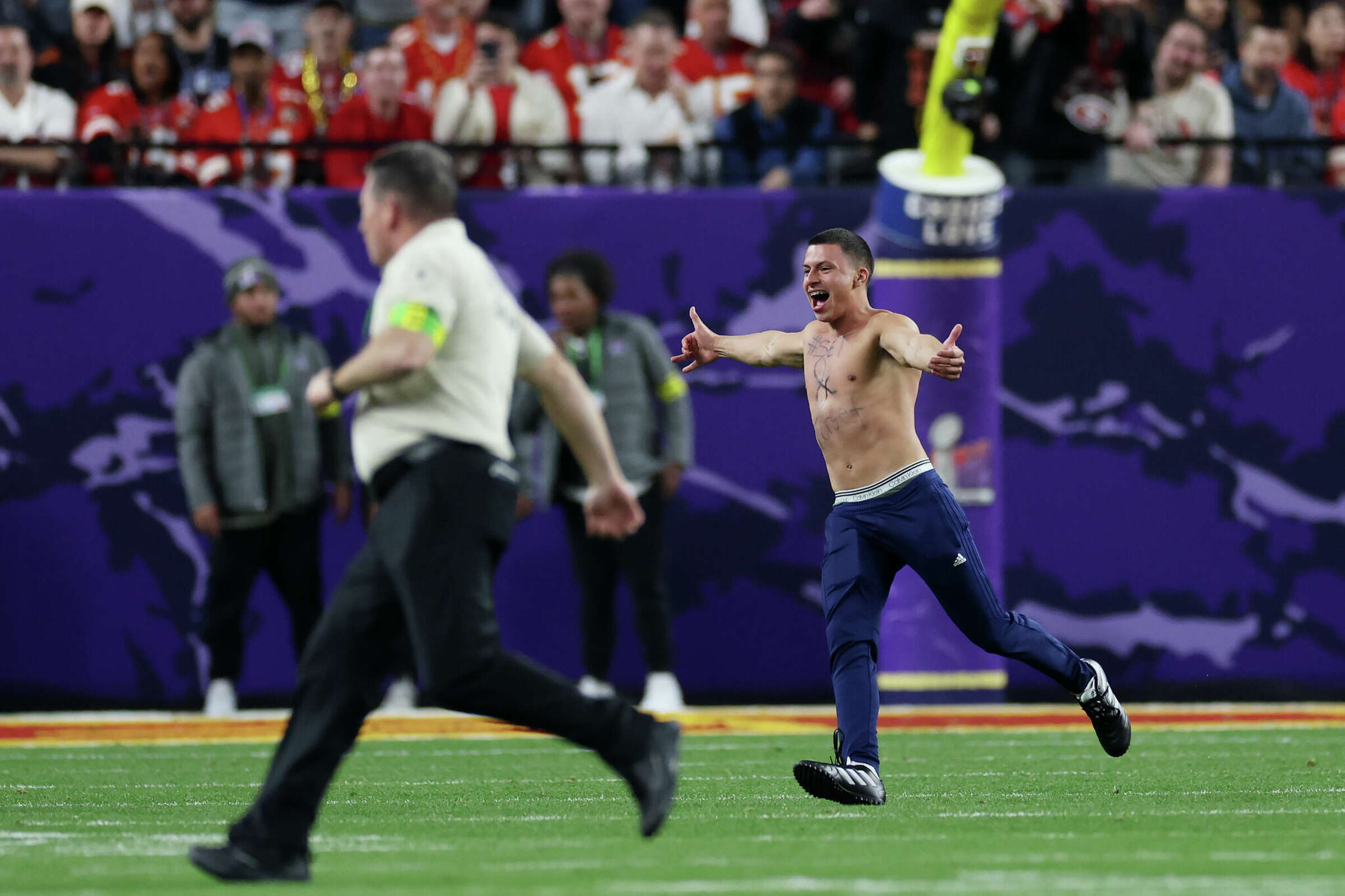 Super Bowl Streaker 2024 82 - 2yplshw