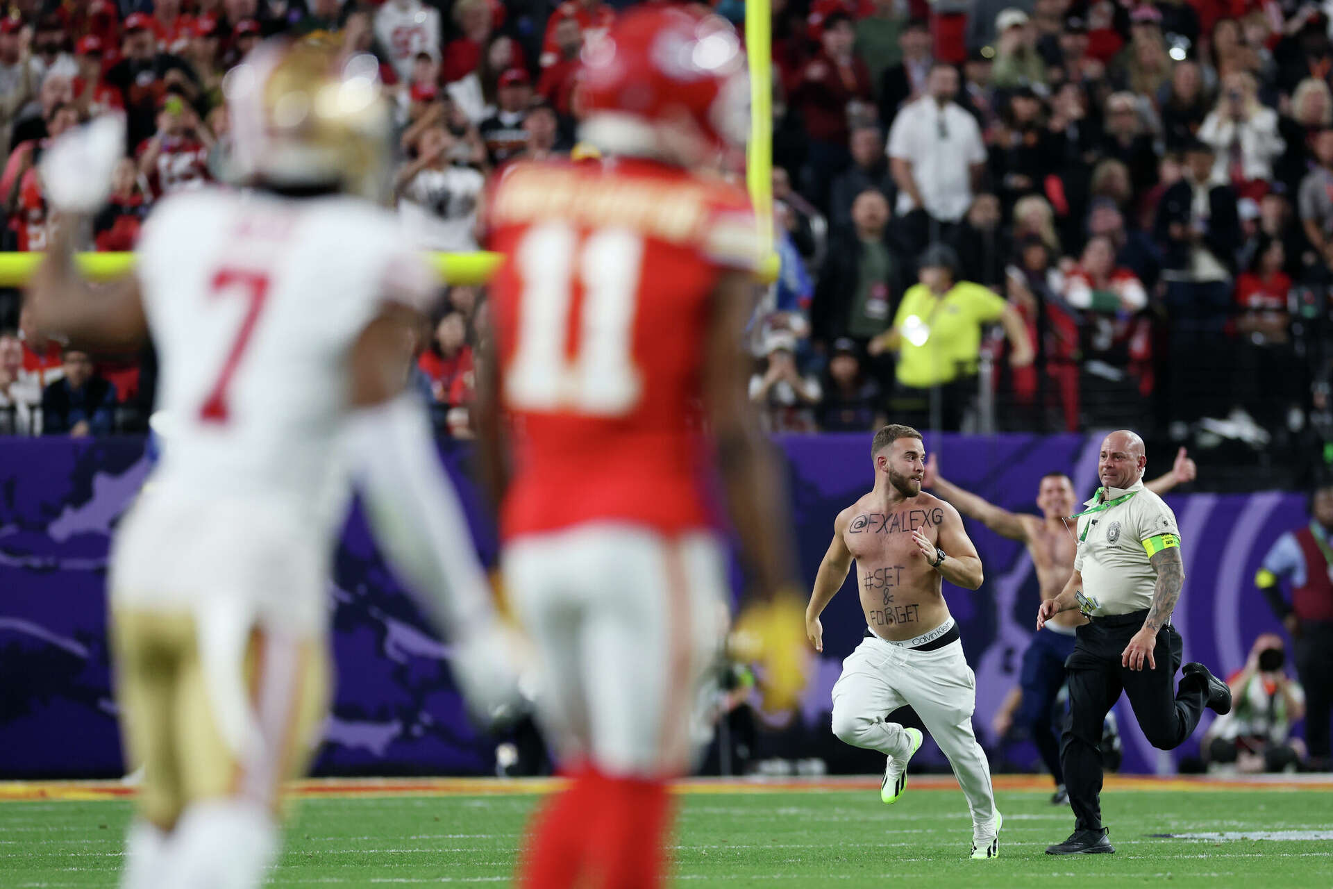 Super Bowl streakers: Two fans who ran on field during Chiefs-49ers