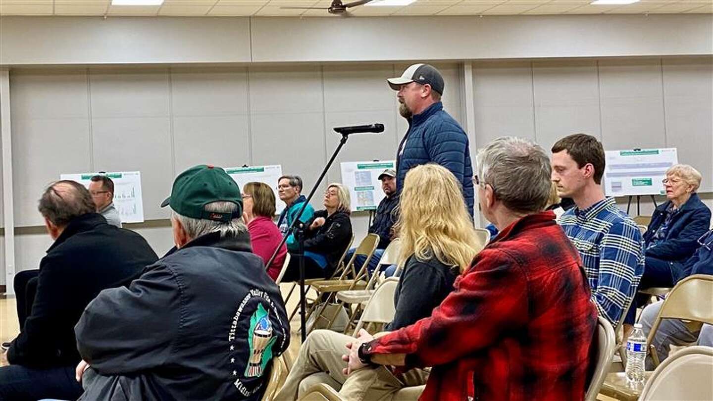 Larkin residents split on potential Letts Road connection