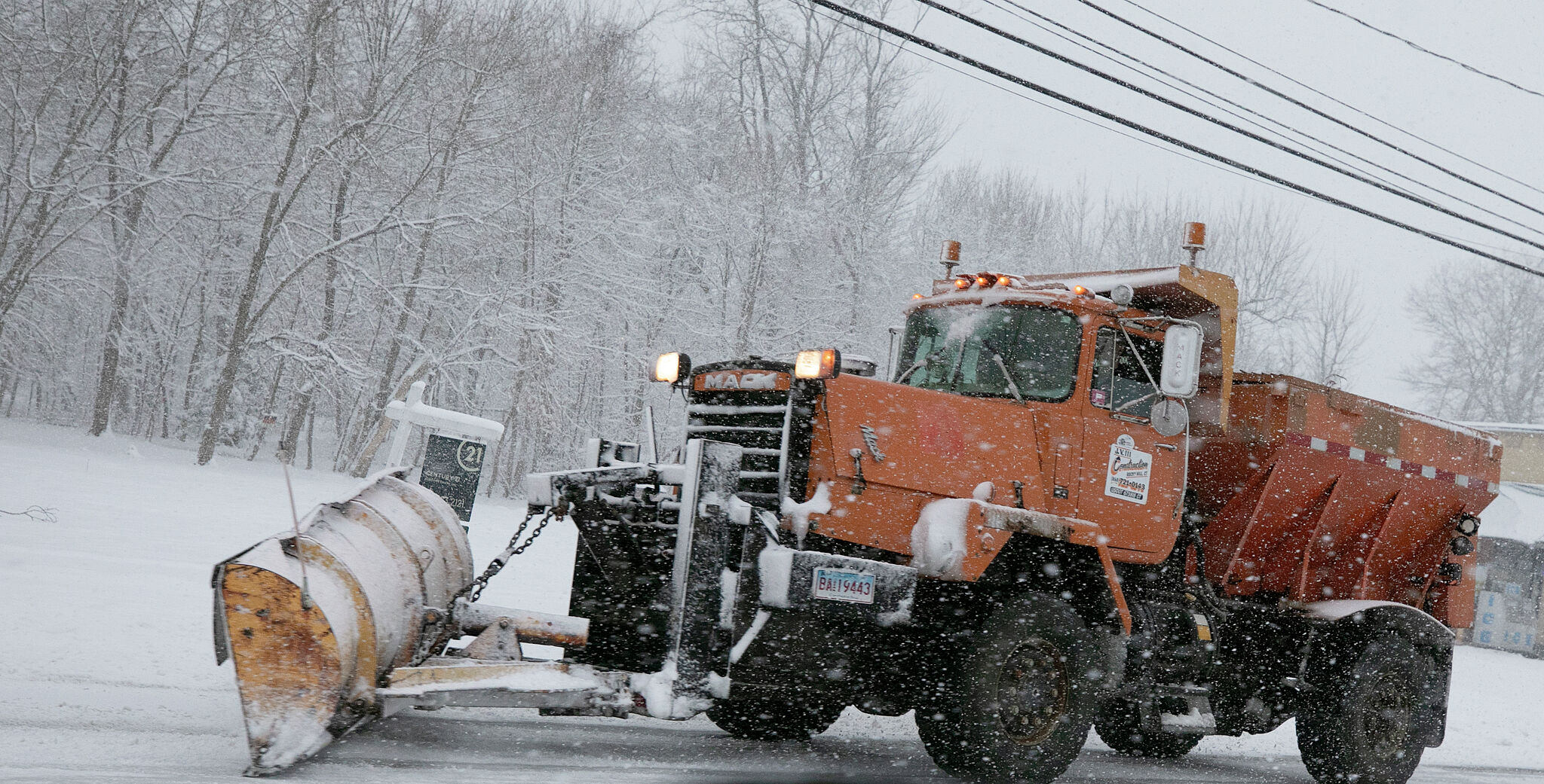 Parking bans take effect in CT as winter storm brings heavy snow