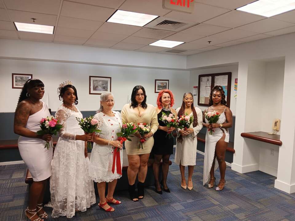 Hartford judge marries couples in a free ceremony on Valentine #39 s Day