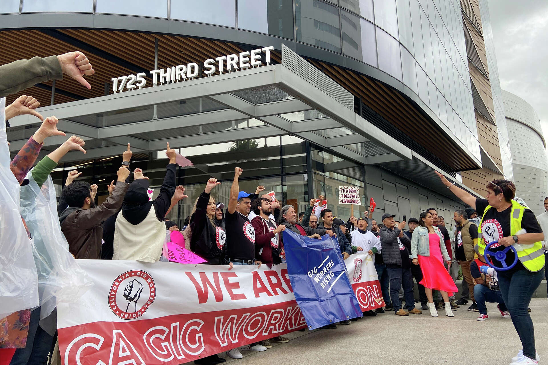 Uber drivers blast CEO at San Francisco headquarters protest