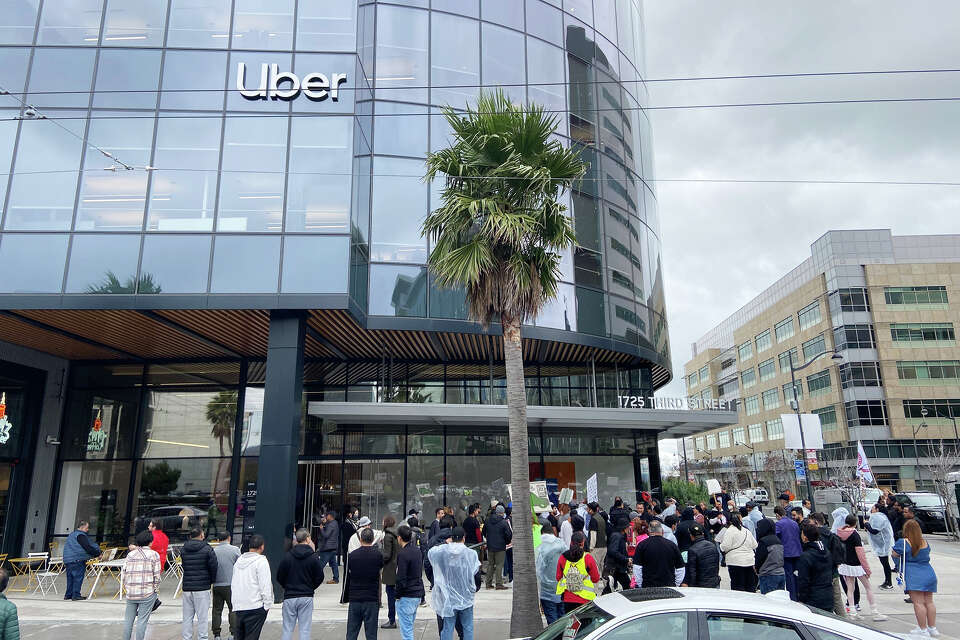 Uber drivers blast CEO at San Francisco headquarters protest