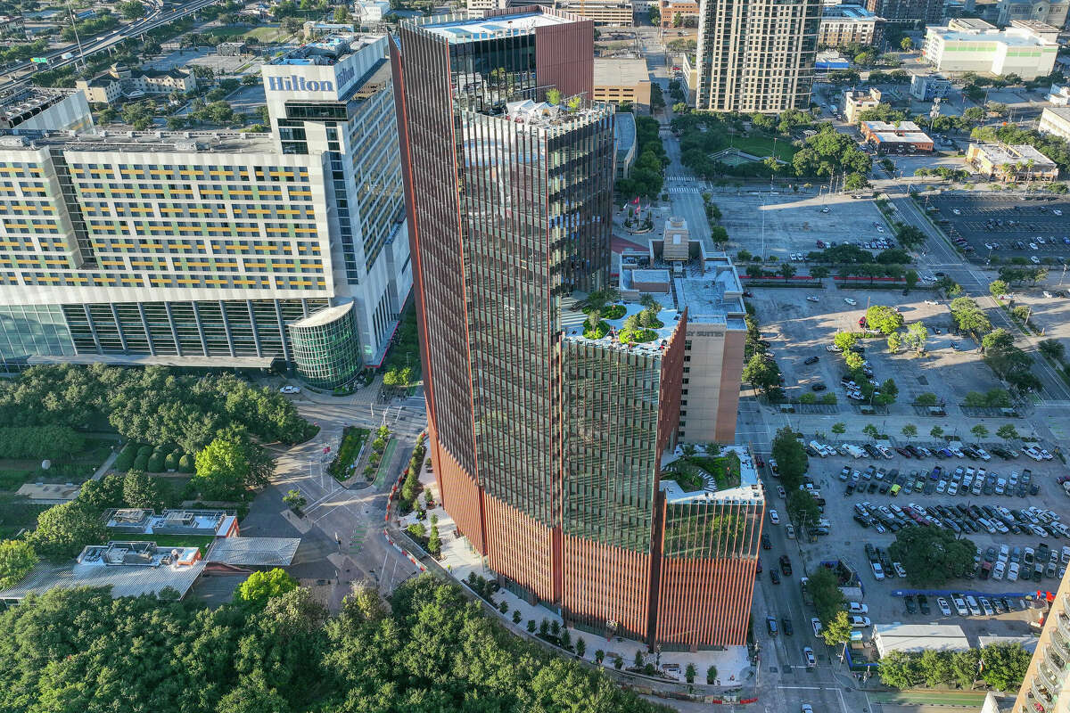 1550 on the Green has 28 levels, a 6,000 square foot conference and event space and a 3,400 rooftop terrace overlooking Discovery Green.