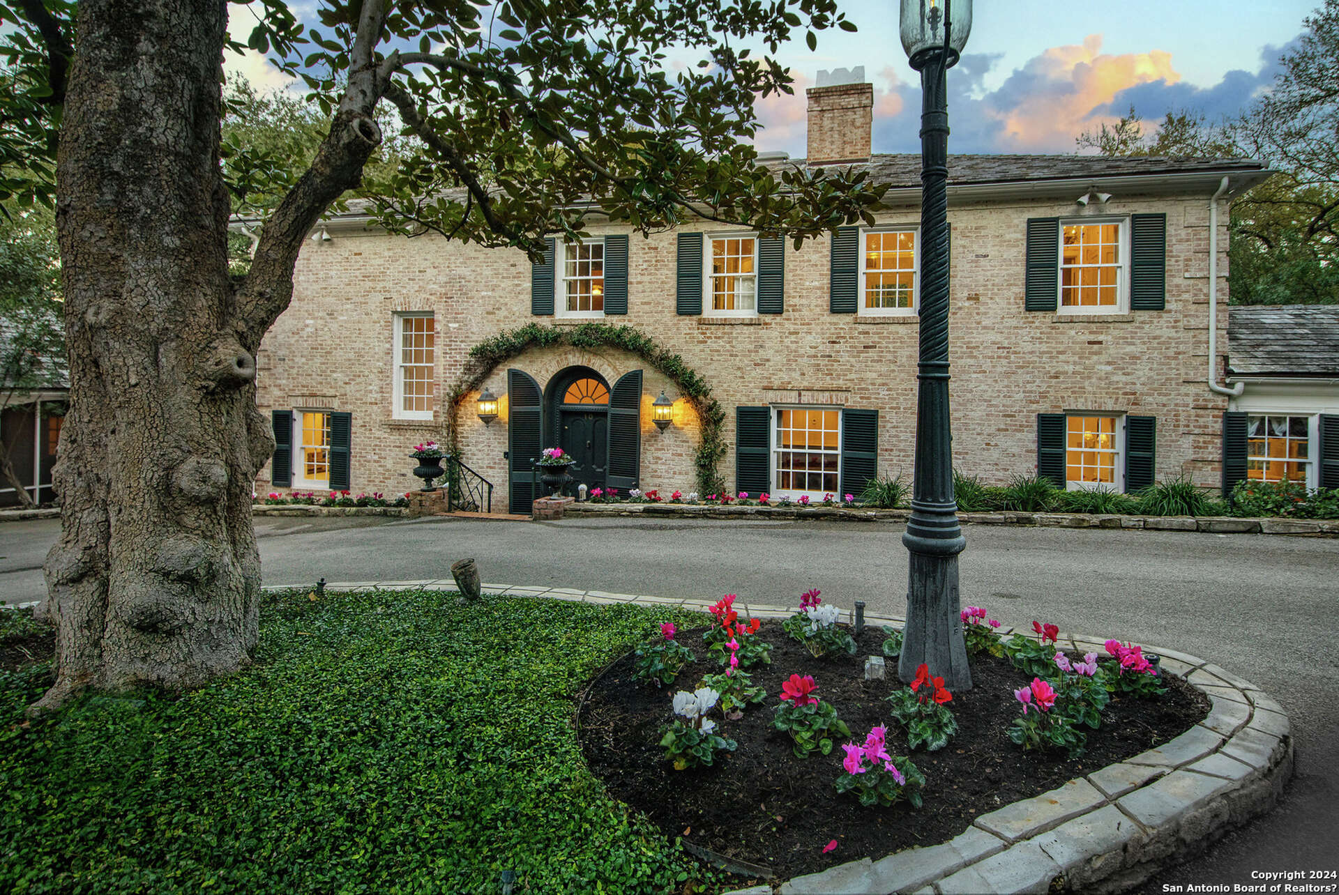 San Antonio real estate Olmos Park home lists for 2.75 million