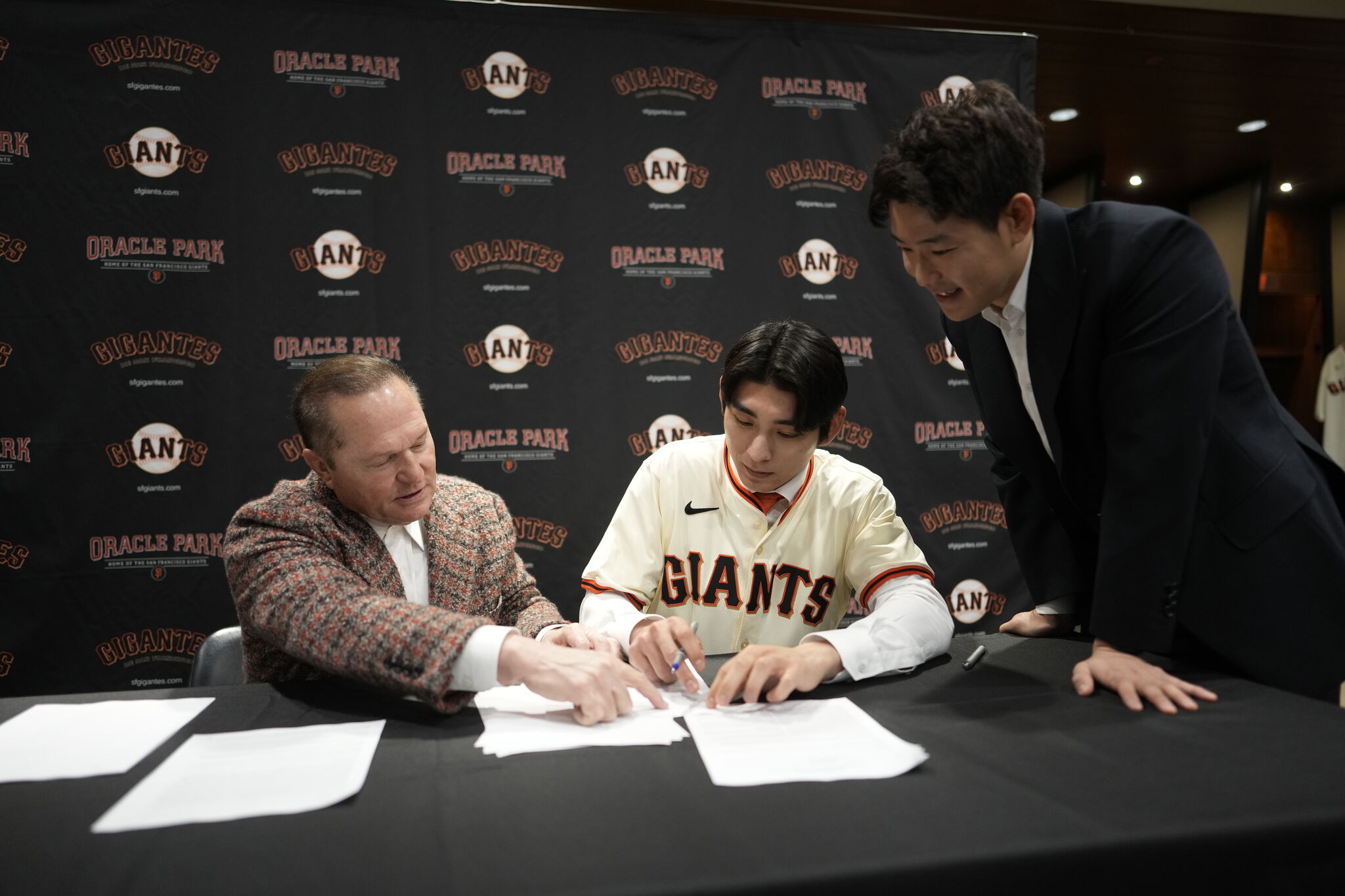 MLB front offices think SF Giants have signed two terrible free agents