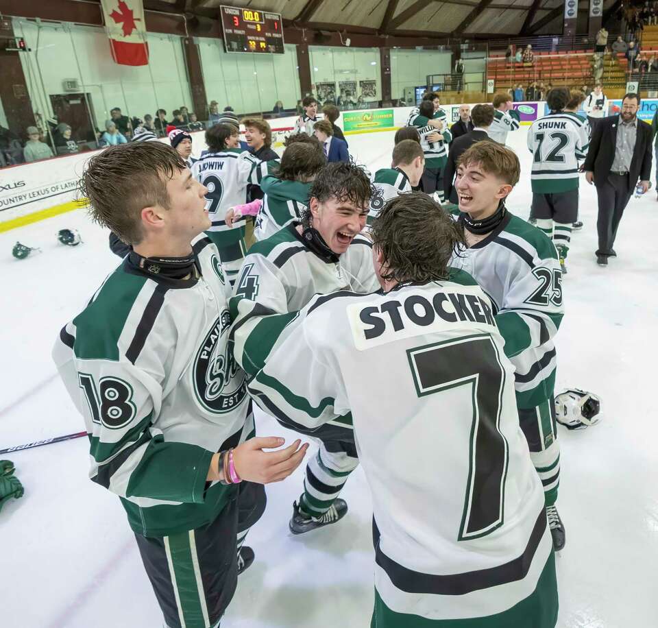 shenendehowa-tops-saratoga-in-section-ii-ice-hockey-final