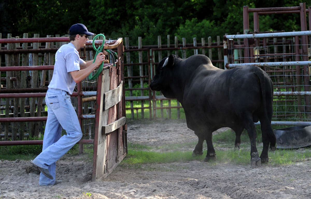 Cody Teel Trains for Bull Riding Finals