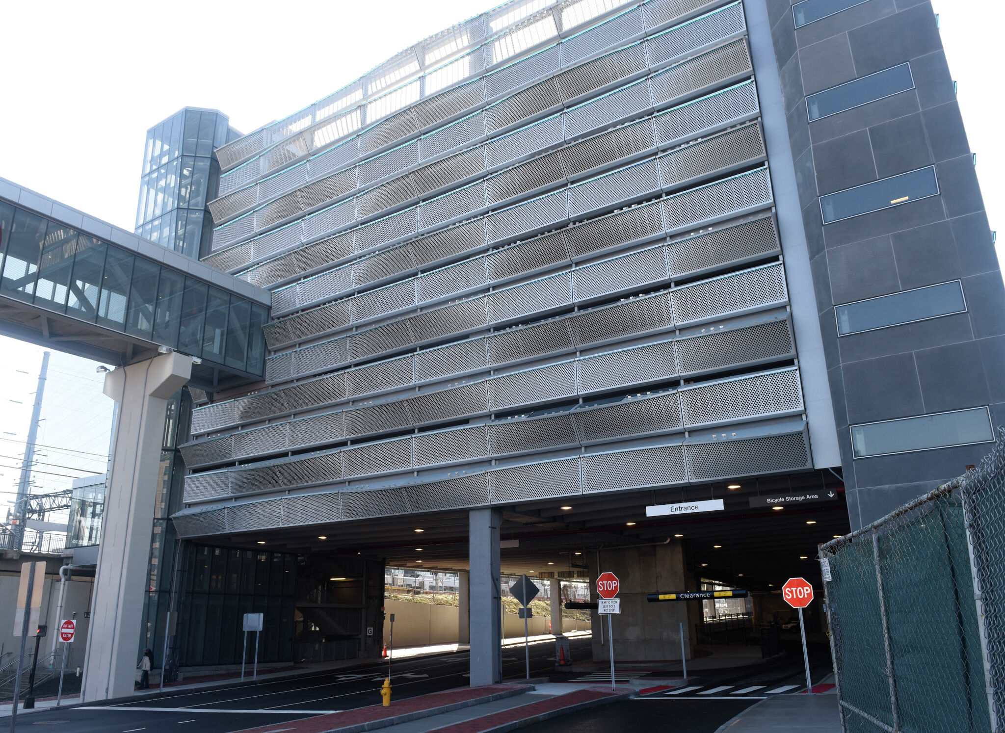 Drivers turned away as new Stamford train station garage fills up
