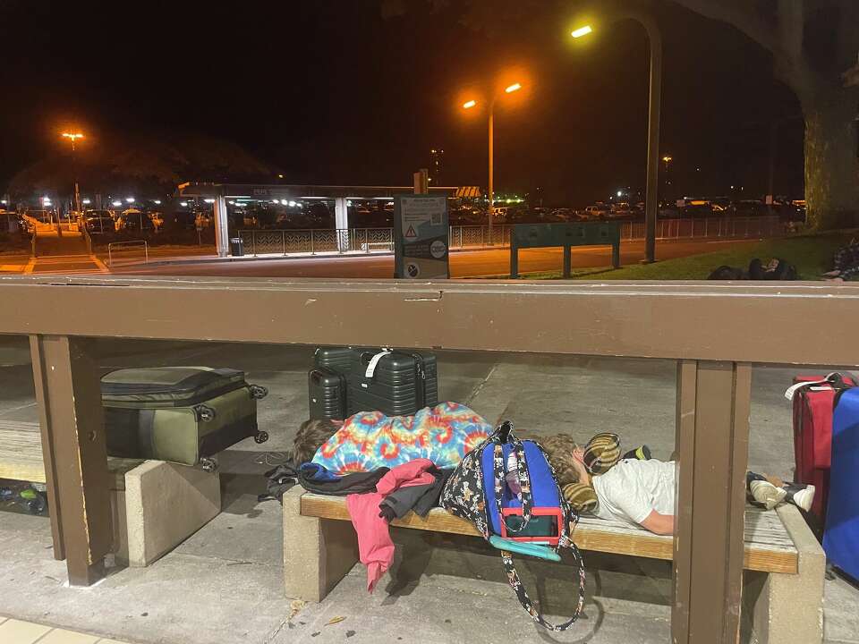 Stranded Calif.-bound family forced to sleep outside Hawaii airport