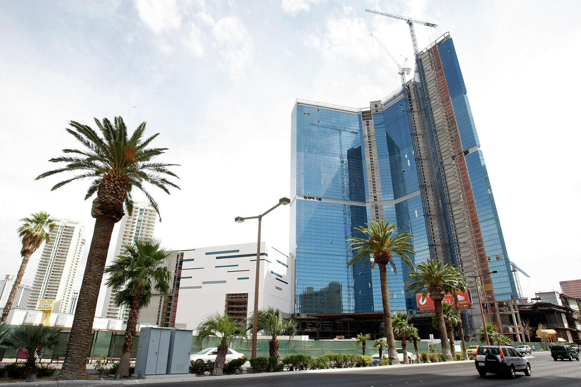 All of Las Vegas Hotels' Resort Fees in 2024—So You'll Know the🐤 Descubra o emocionante mundo