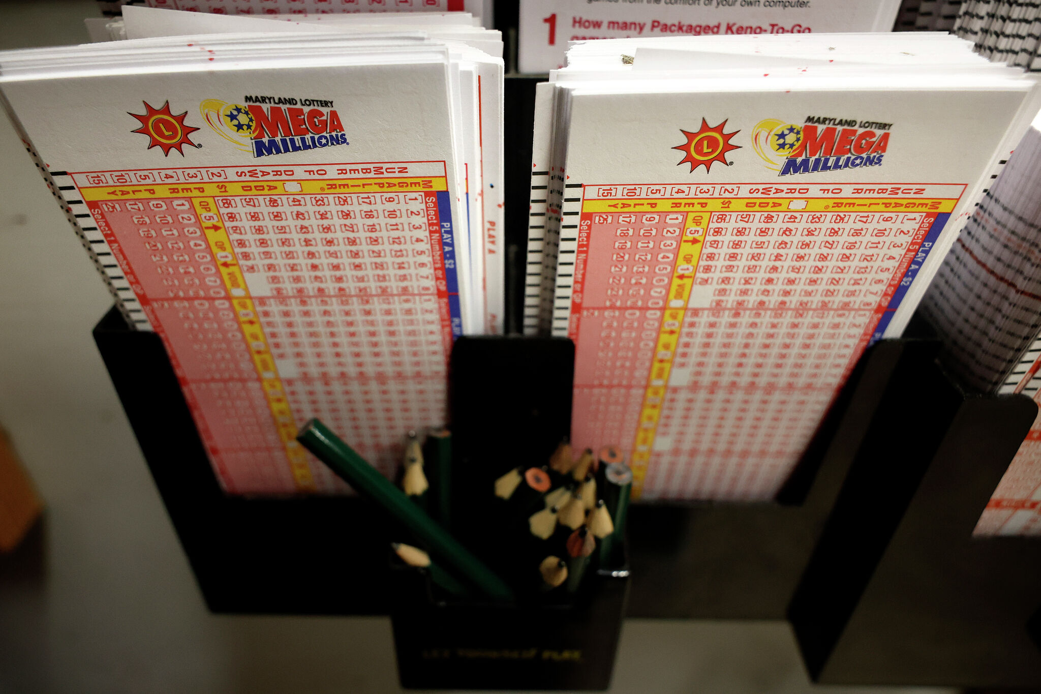 Mega Millions jackpot climbs to 607 million for Friday drawing