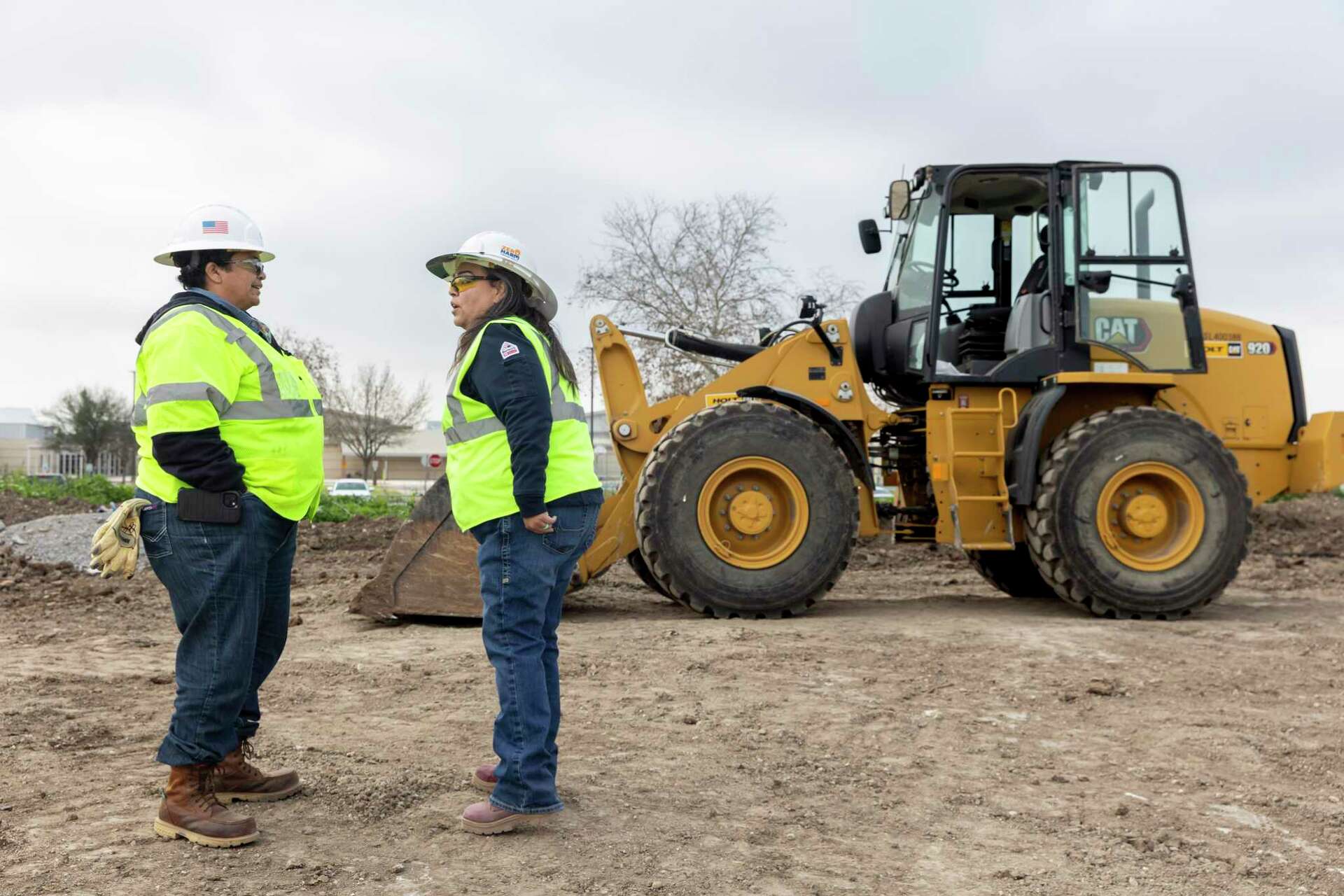 CPS Energy, Holt CAT send women to Caterpillar construction contest