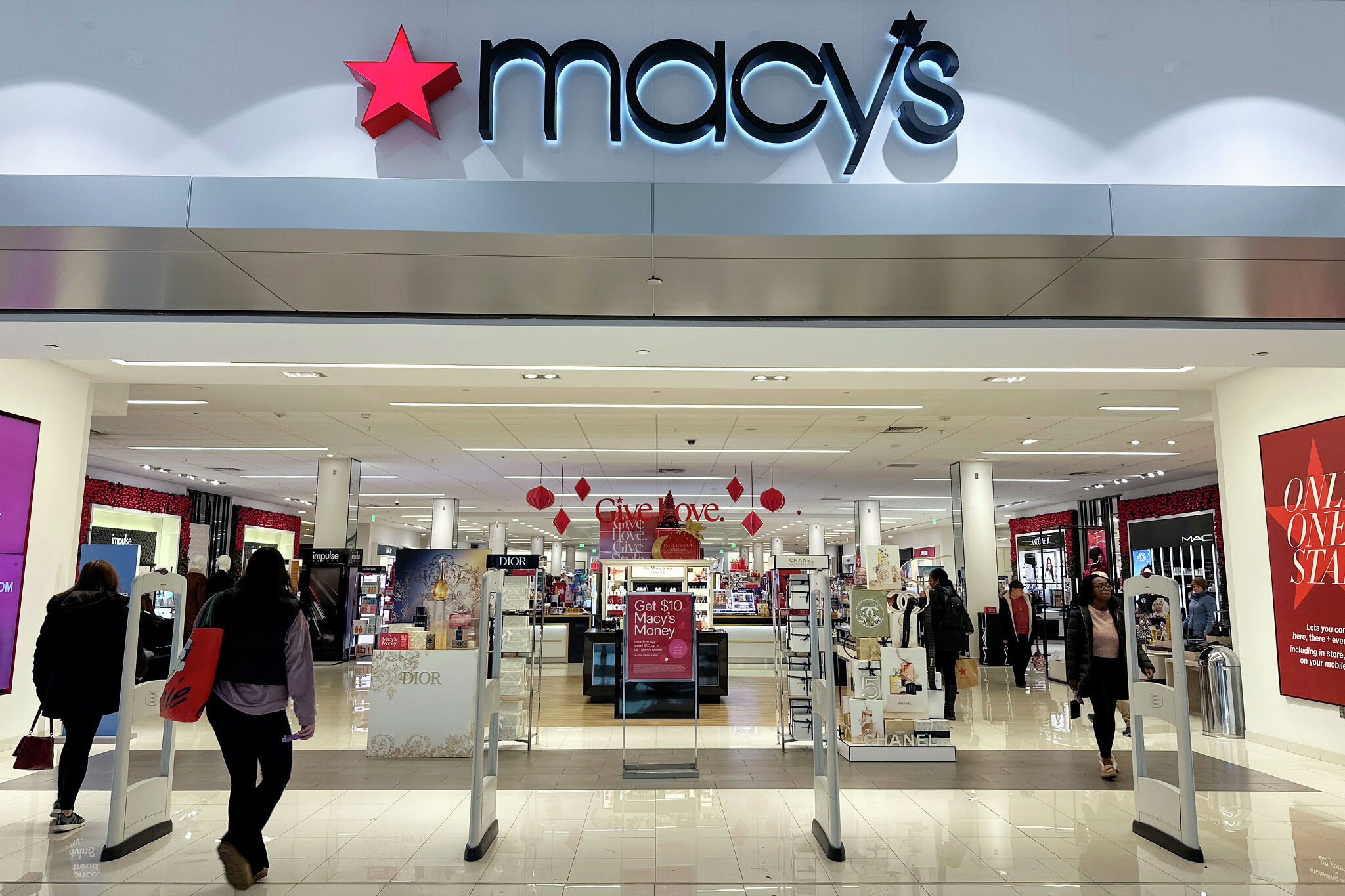 Could a Macy's in Connecticut close? There's concern for local malls